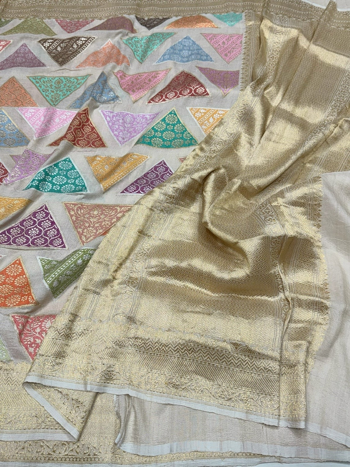 White Handwoven Banarasi Pure Tussar Georgette Saree - Image 3