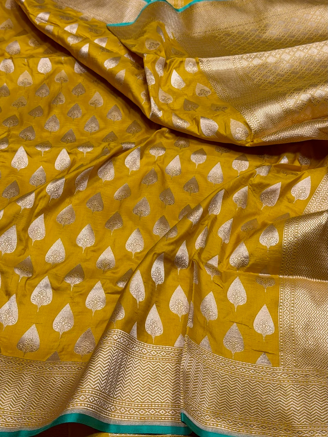 Banarasi Pure Katan Silk Saree | Pure Silk | Cutwork Technique | Banarasi Katan Silk Saree - Image 2