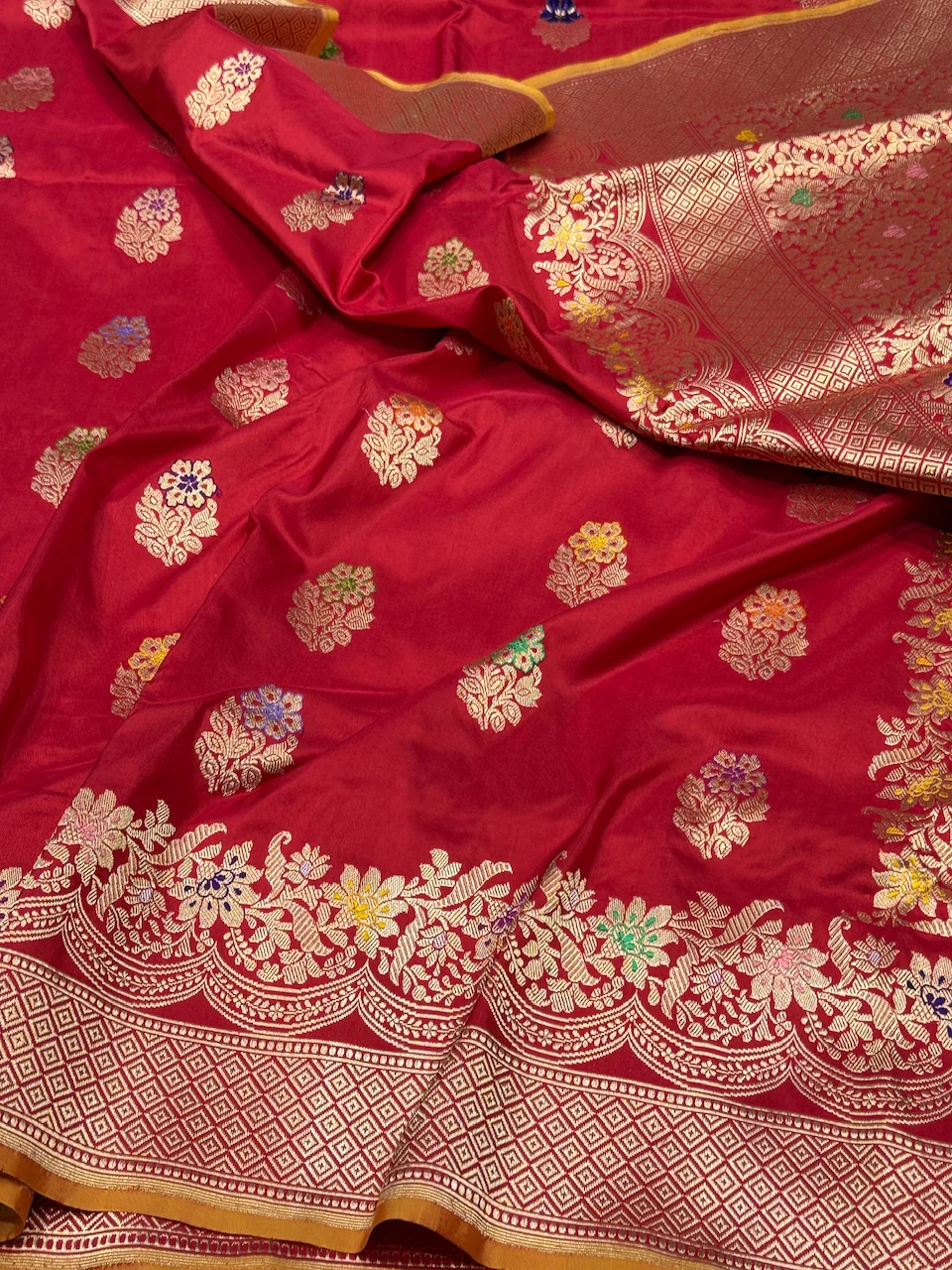 Handwoven Pure Banarasi Silk Saree - Image 6