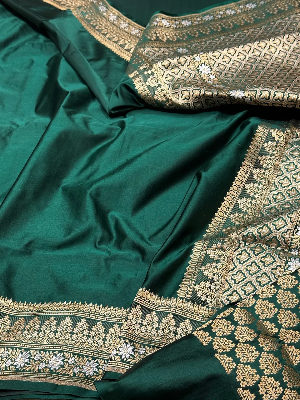 Bottle Green Handwoven Pure Banarasi Satin Silk Saree – Kadwa Weave, Pure Satin Silk