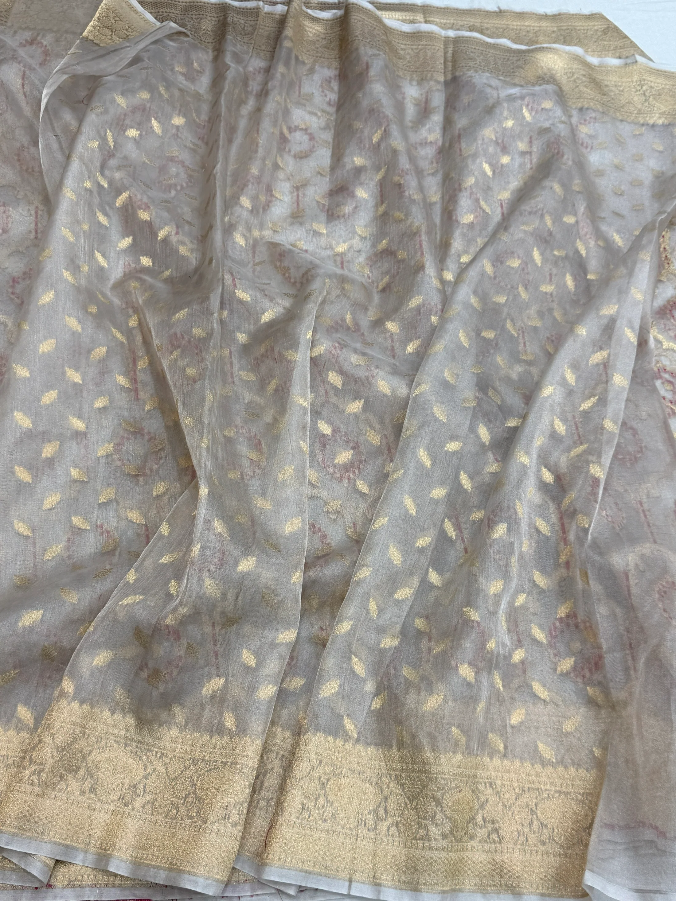 Champagne Gold Pure Banarasi Tissue Silk Saree | Pure Kora Tissue | Cutwork Technique | Lightweight Banarasi Saree - Image 6