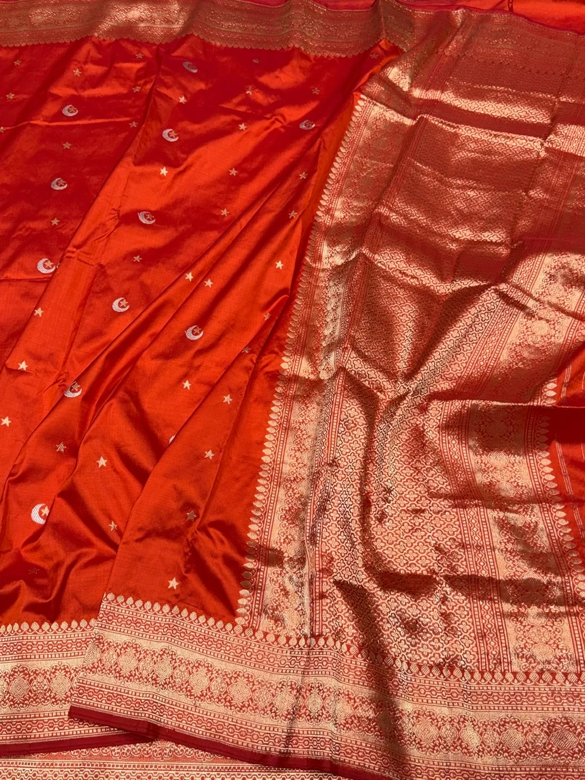Handwoven Vintage Chand Tara Pure Banarasi Silk Saree - Image 6