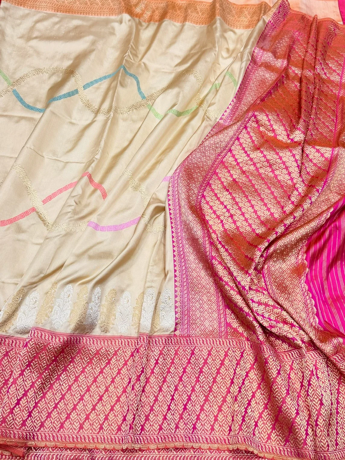 Beige/Pink Ektara Handwoven Pure Silk Saree - Image 3