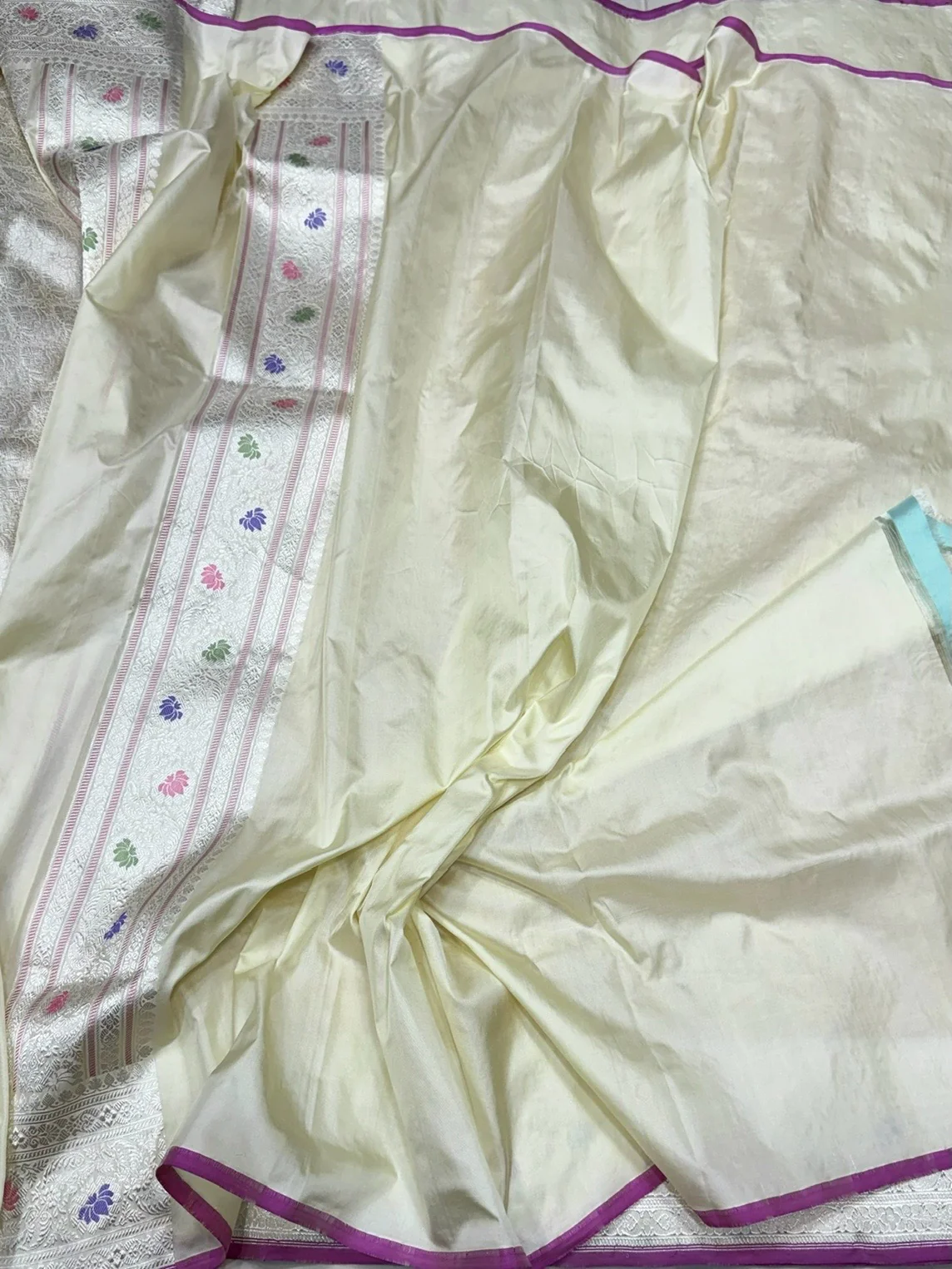 Cream Handwoven Pure Banarasi Tissue Silk Saree – Kadwa Weave in 100% Ektara Tissue Silk - Image 2