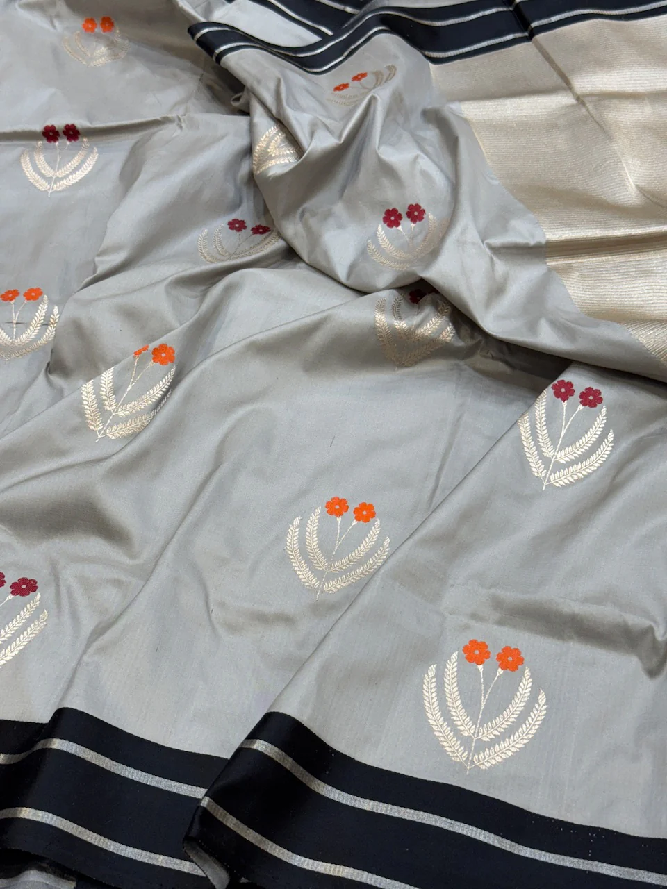 Handwoven Pure Banarasi Satin Border Silk Saree - Image 3