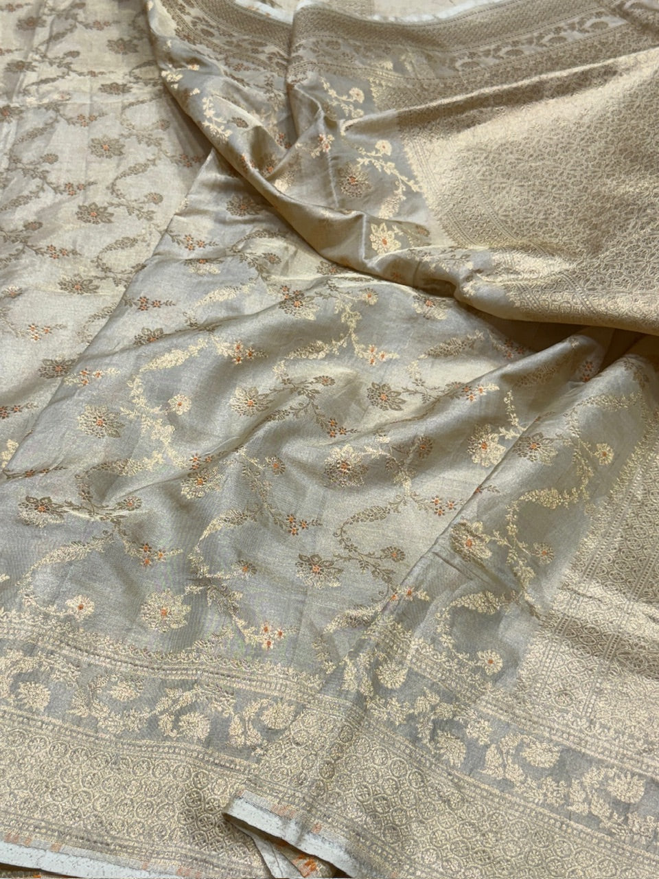 Banarasi Tissue Silk Saree - Image 4