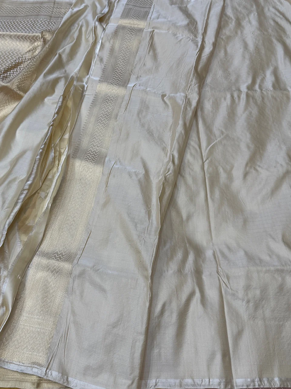 Banarasi Tissue Silk Saree - Image 6