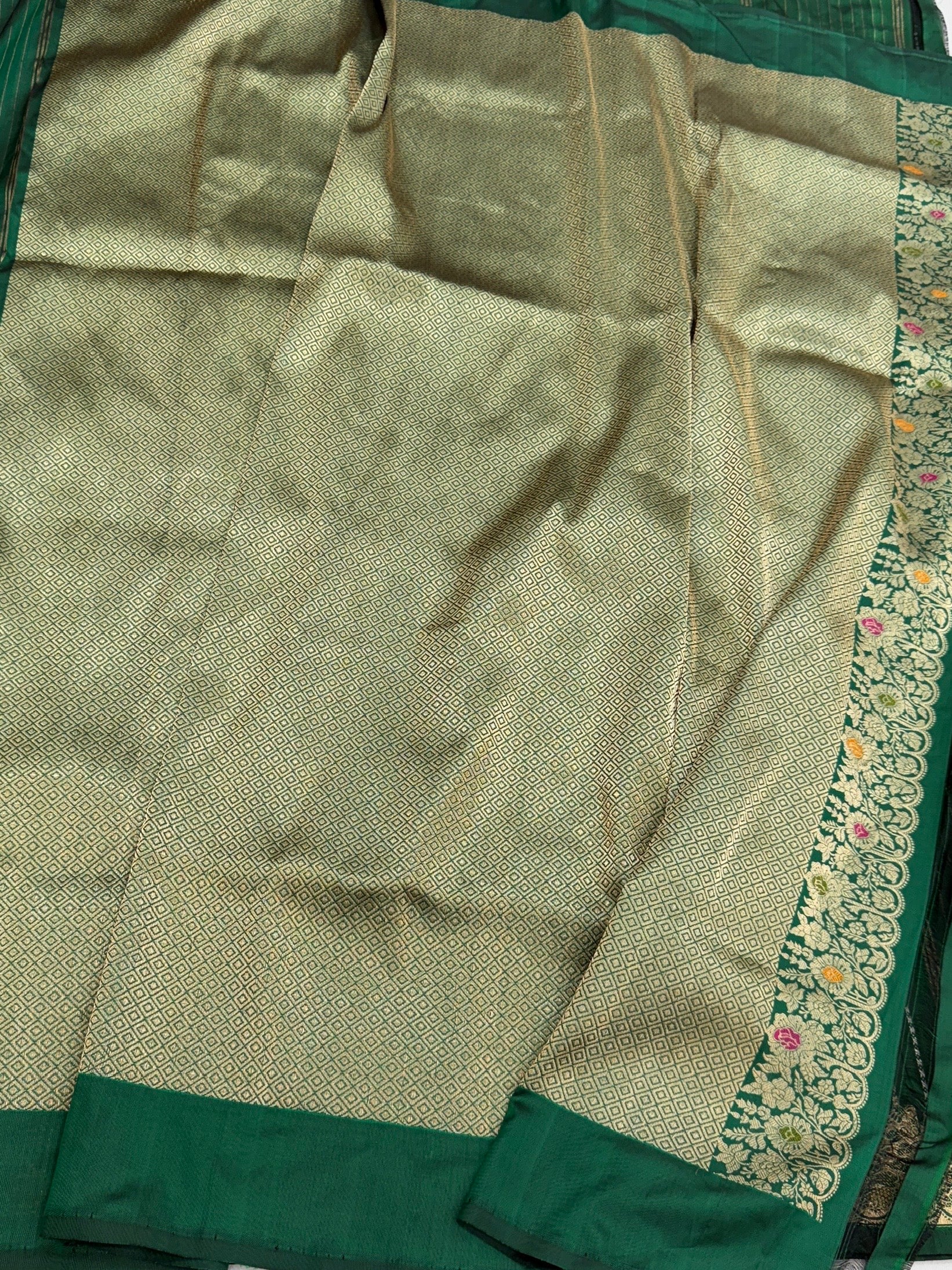Bottle Green Handwoven Pure Banarasi Silk Saree | Pure Katan Silk | Kadwa Weave | HMR Handlooms - Image 2