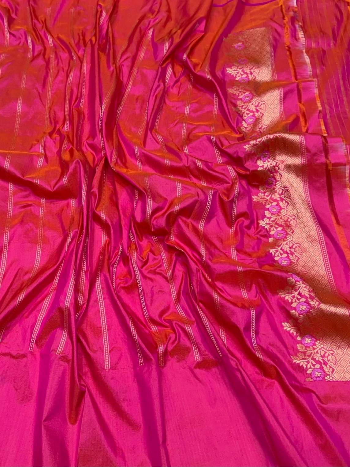 Rani Pink Handwoven Banarasi Katan Silk Saree – Luxury Kadwa Handloom - Image 2