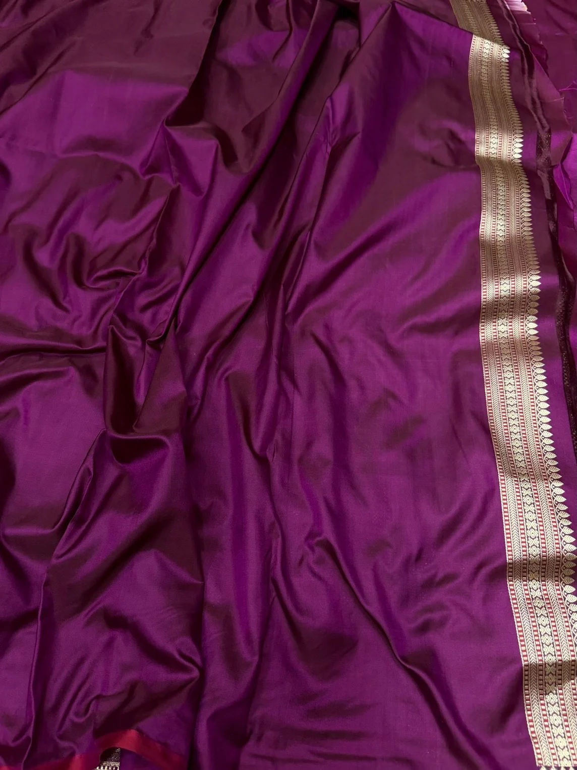 Magenta Handwoven Banarasi Satin Tanchoi Brocade Saree - Image 2