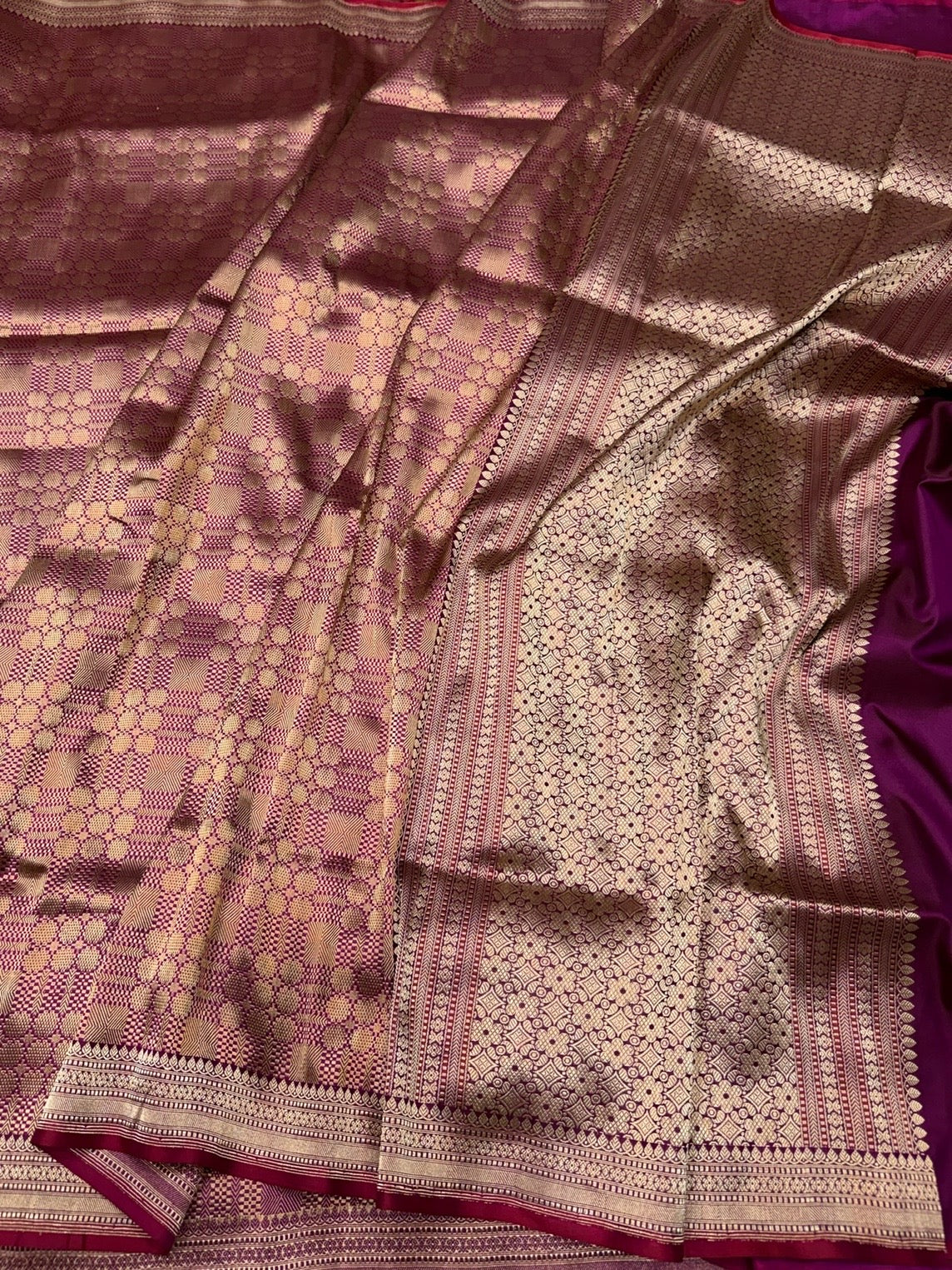 Magenta Handwoven Banarasi Satin Tanchoi Brocade Saree - Image 3
