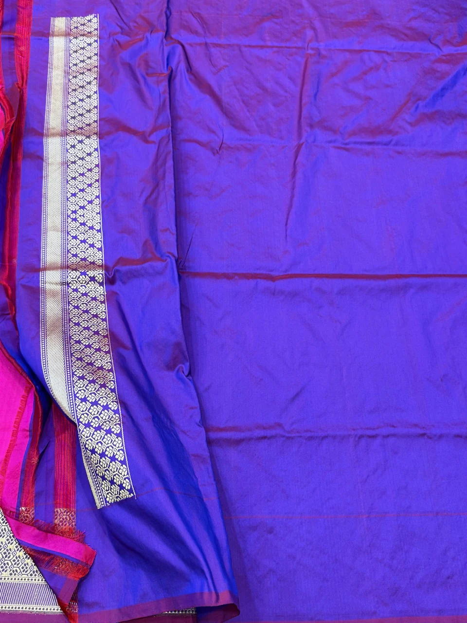 Rani Pink Handwoven Pure Banarasi Rangkaat Silk Saree - Image 4