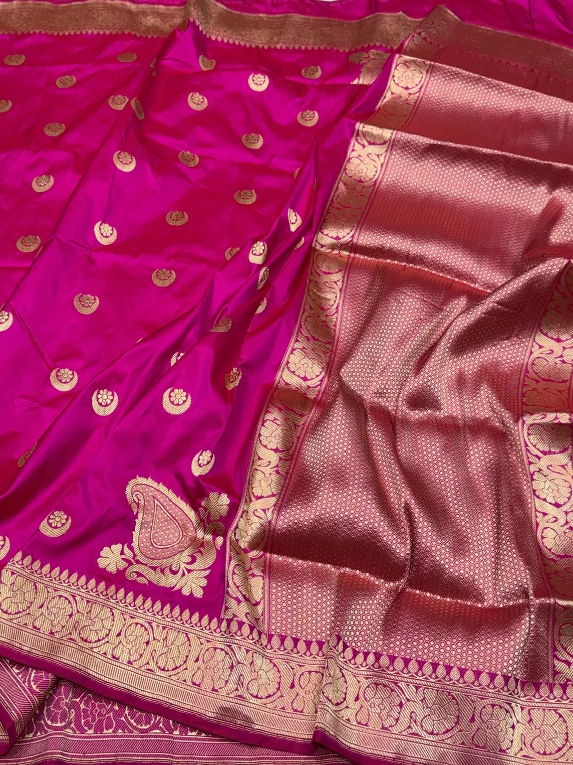 Rani Pink Handwoven Chand Tara Koniya Pure Banarasi Silk Saree – Kadwa Weave | Bridal Katan Silk | 100% Pure Mulberry Silk - Image 3