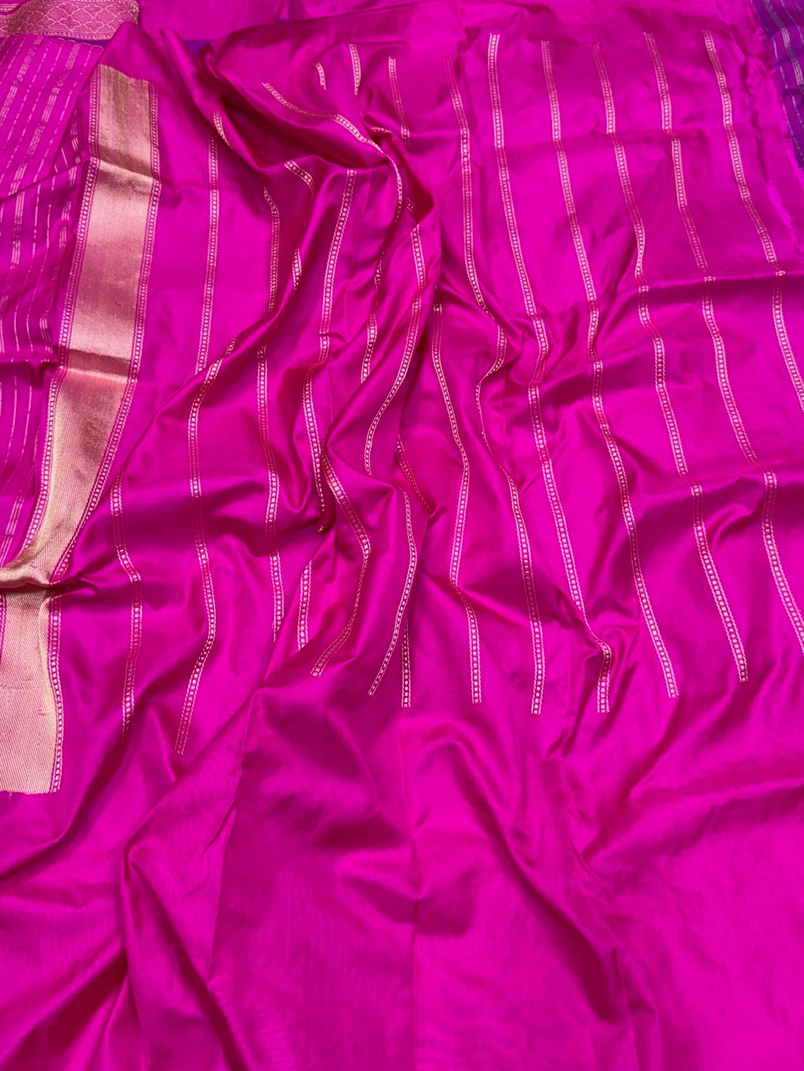 Magenta Pink Handwoven Pure Banarasi Ektara Silk Saree - Image 2