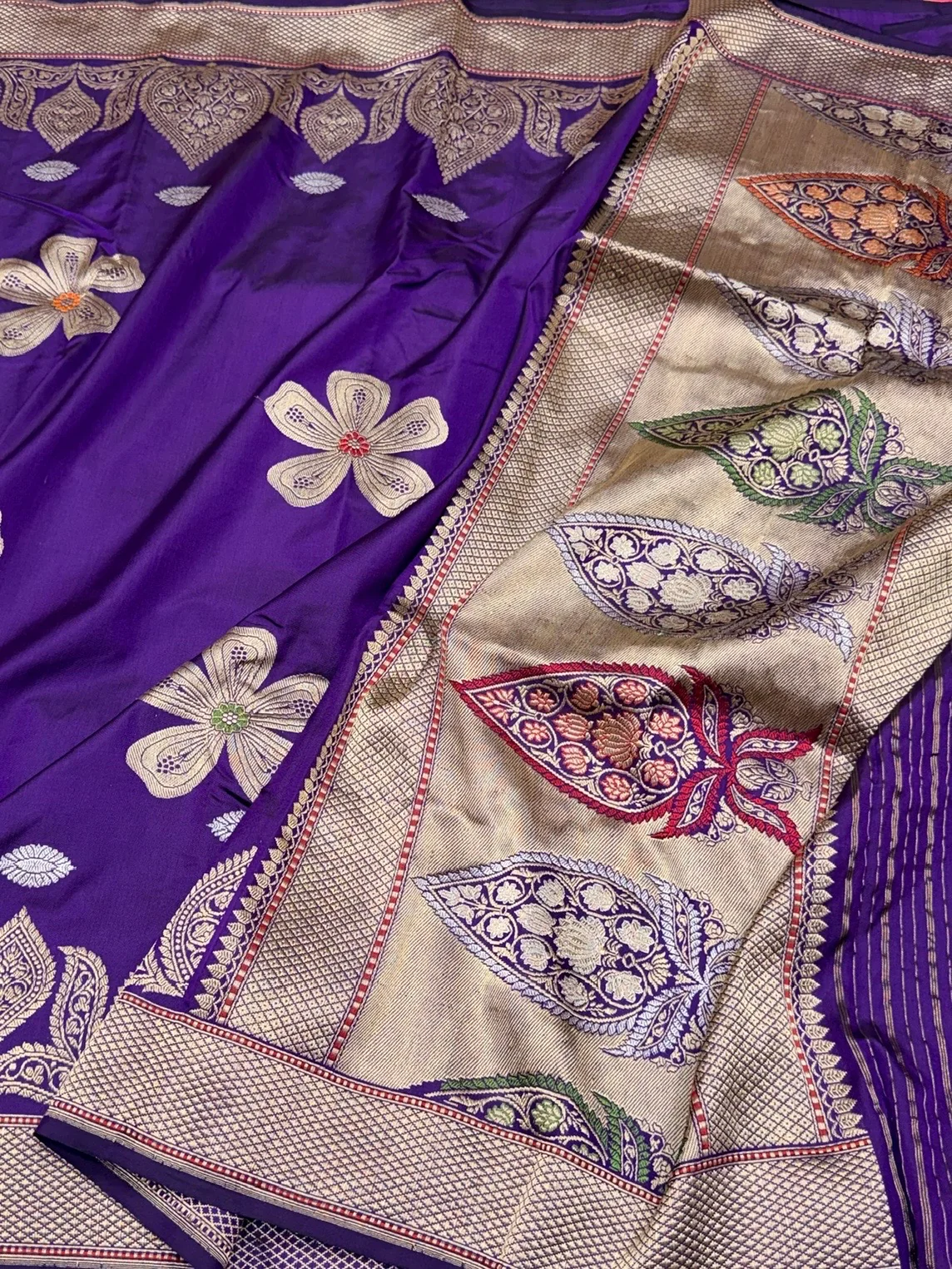 Purple Handwoven Pure Banarasi Ektara Silk Saree - Image 3