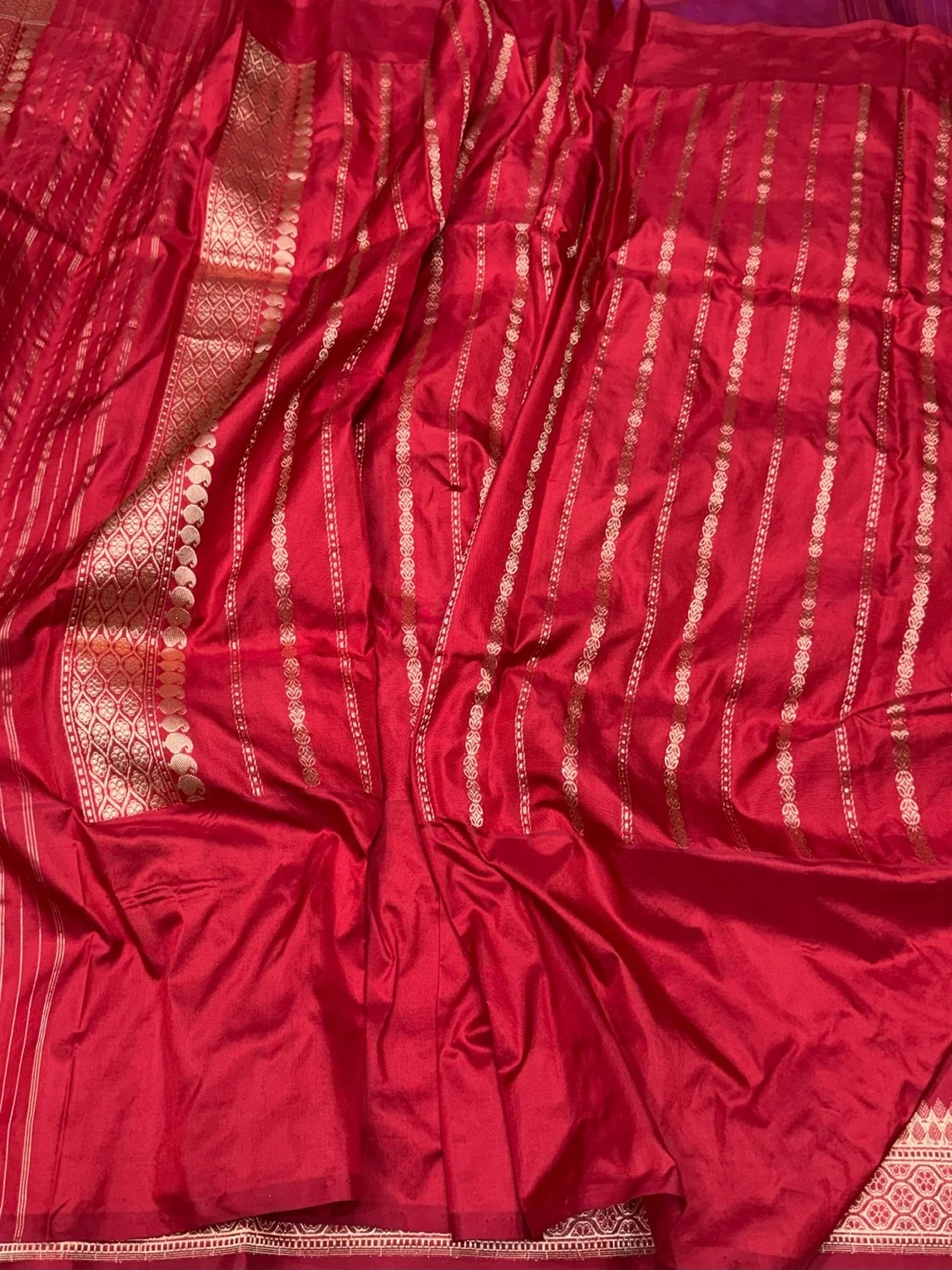 Magenta Handwoven Pure Banarasi Ektara Silk Saree in Kadwa Weave – 100% Pure Mulberry Silk - Image 2