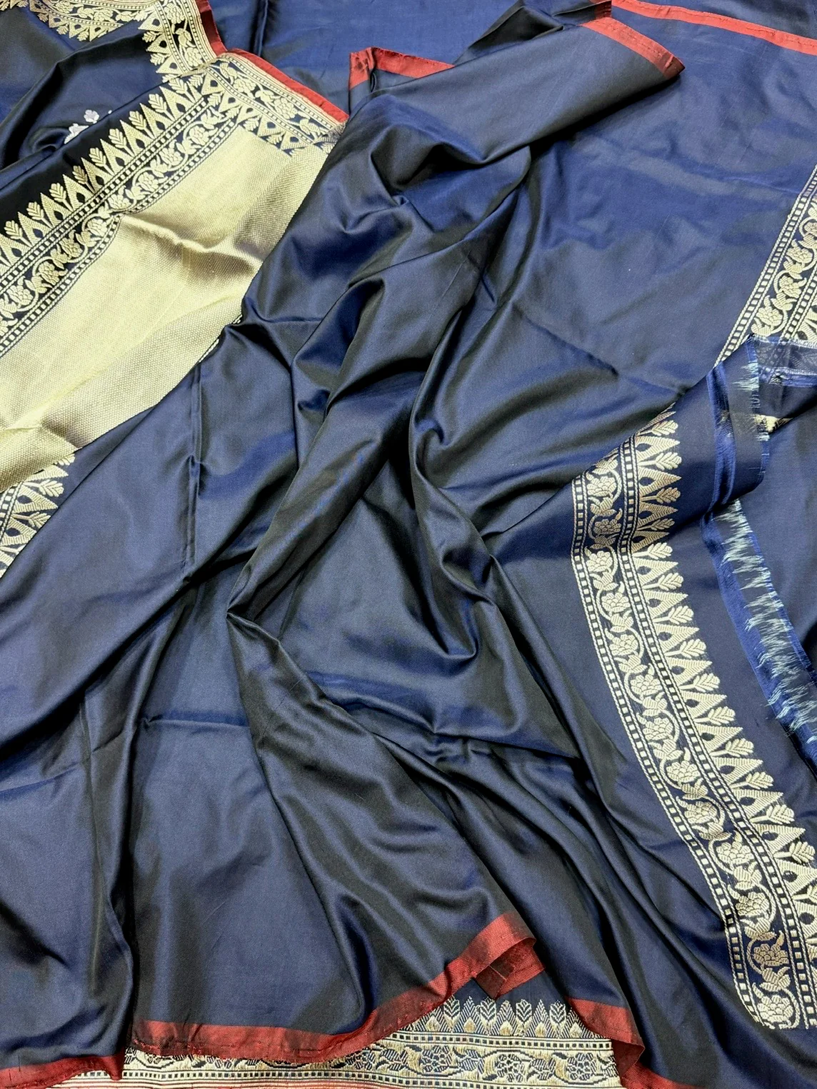 Navy Blue Handwoven Pure Banarasi Ektara Silk Saree – Luxury Kadwa Weave - Image 2