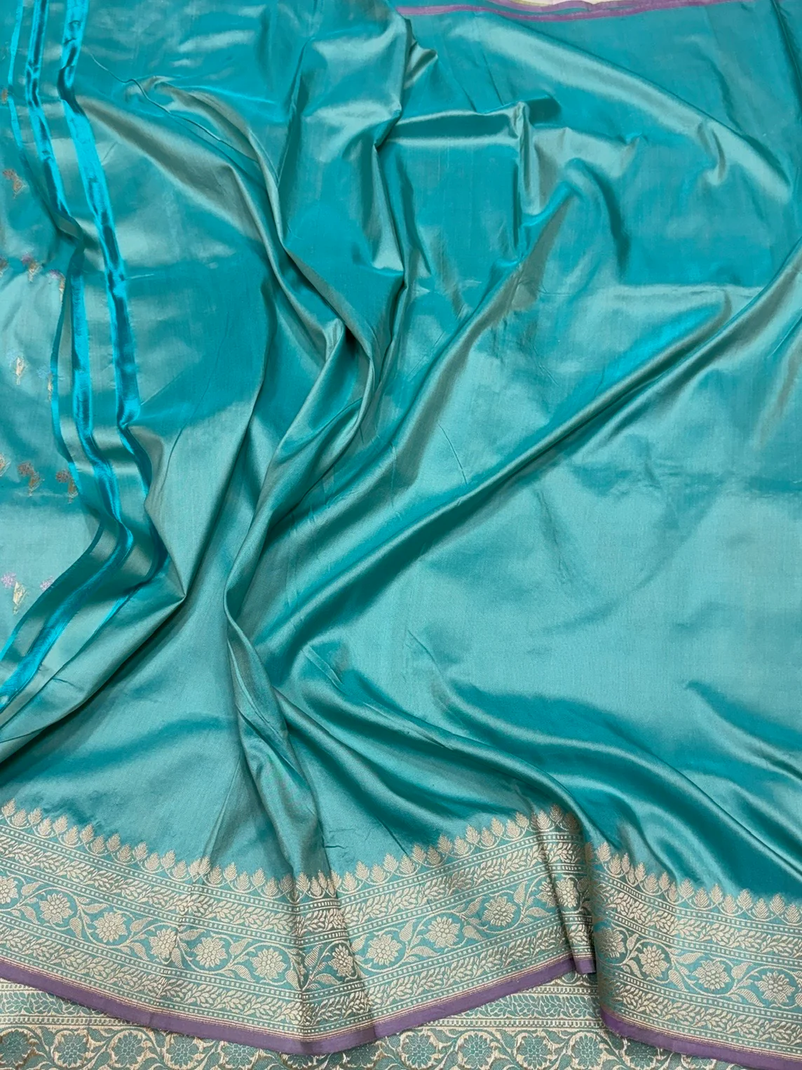 Sky Blue Handwoven Pure Banarasi Katan Silk Saree – Authentic Kadwa Weave - Image 2