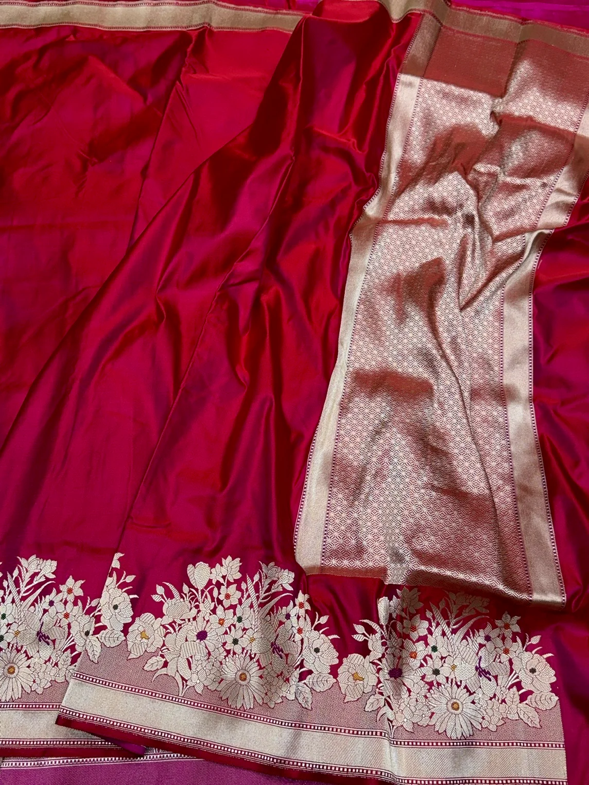 Red Handwoven Pure Banarasi Mashru Satin Silk Saree - Image 3