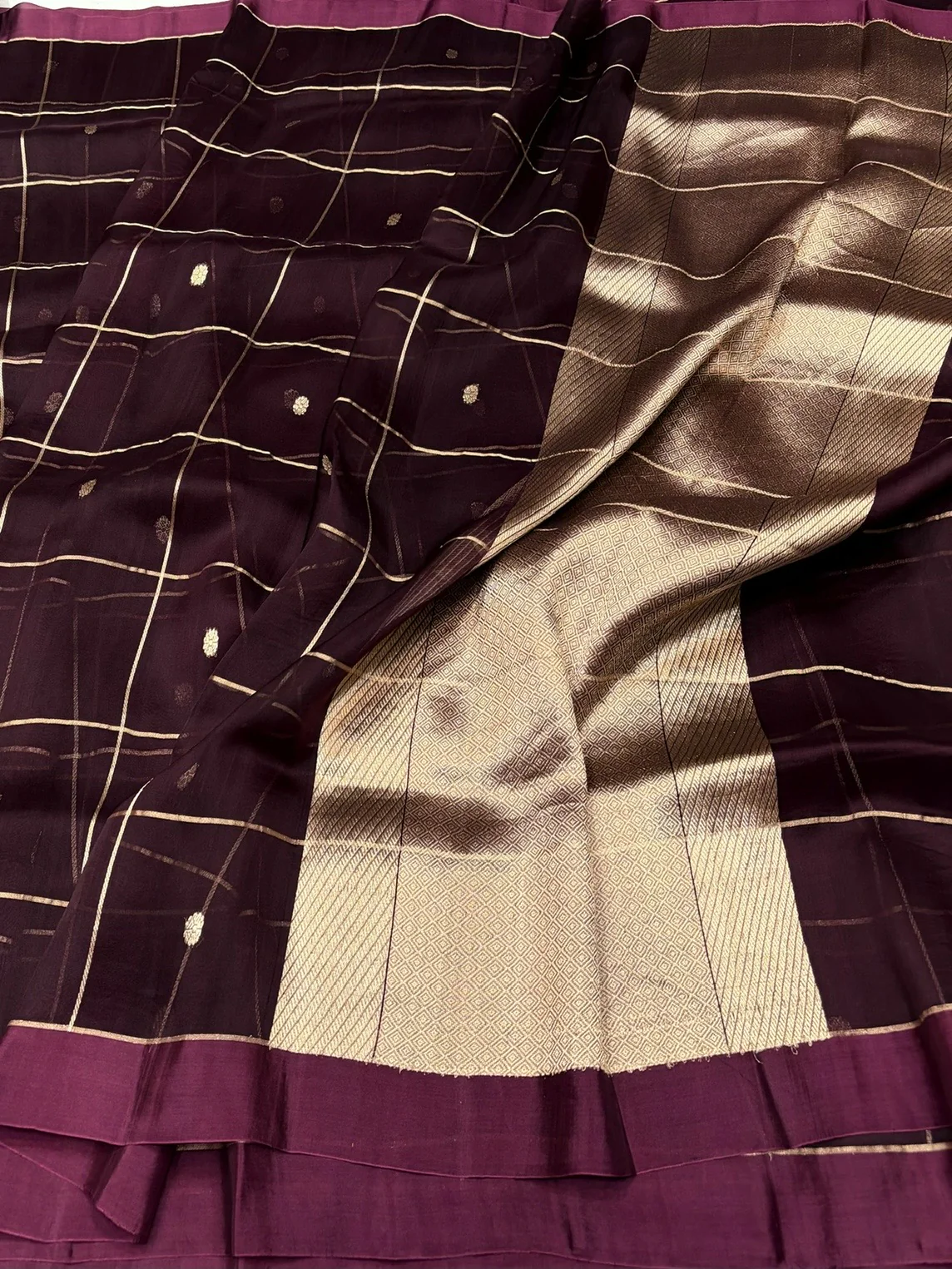 Wine Handwoven Pure Banarasi Organza Silk Saree - Image 4