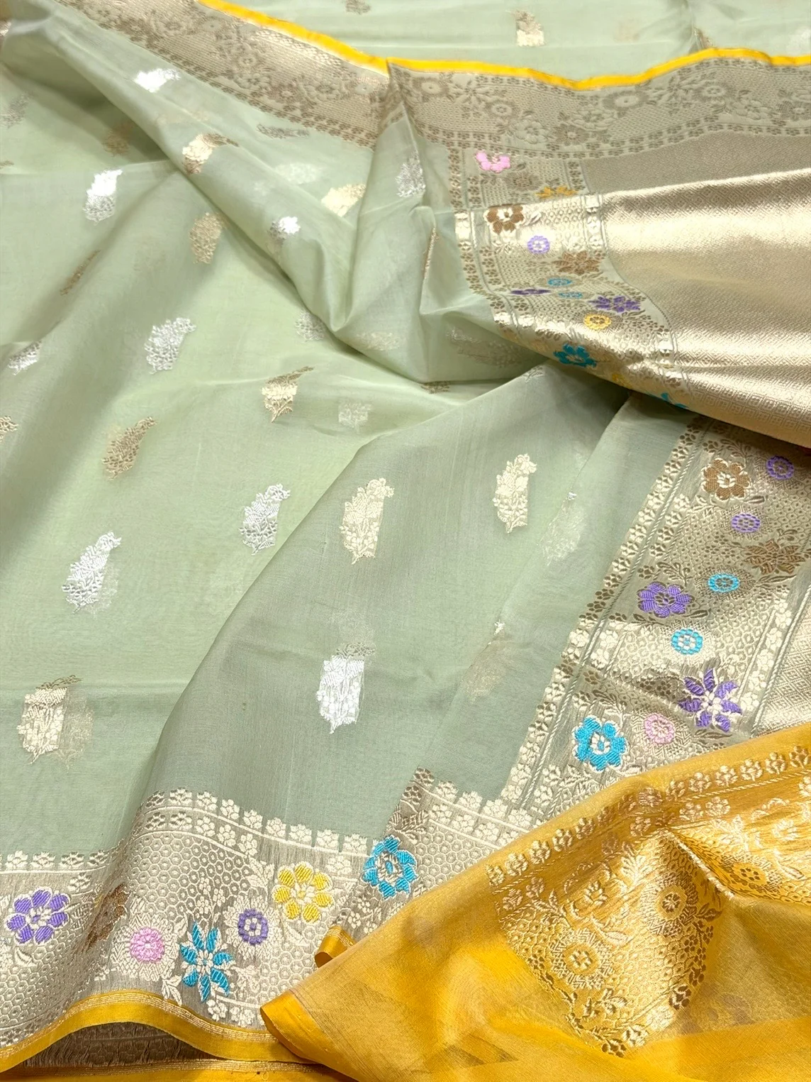 Pista Handwoven Pure Banarasi Organza Silk Saree – Kadwa Weave in Kora Mulberry Silk