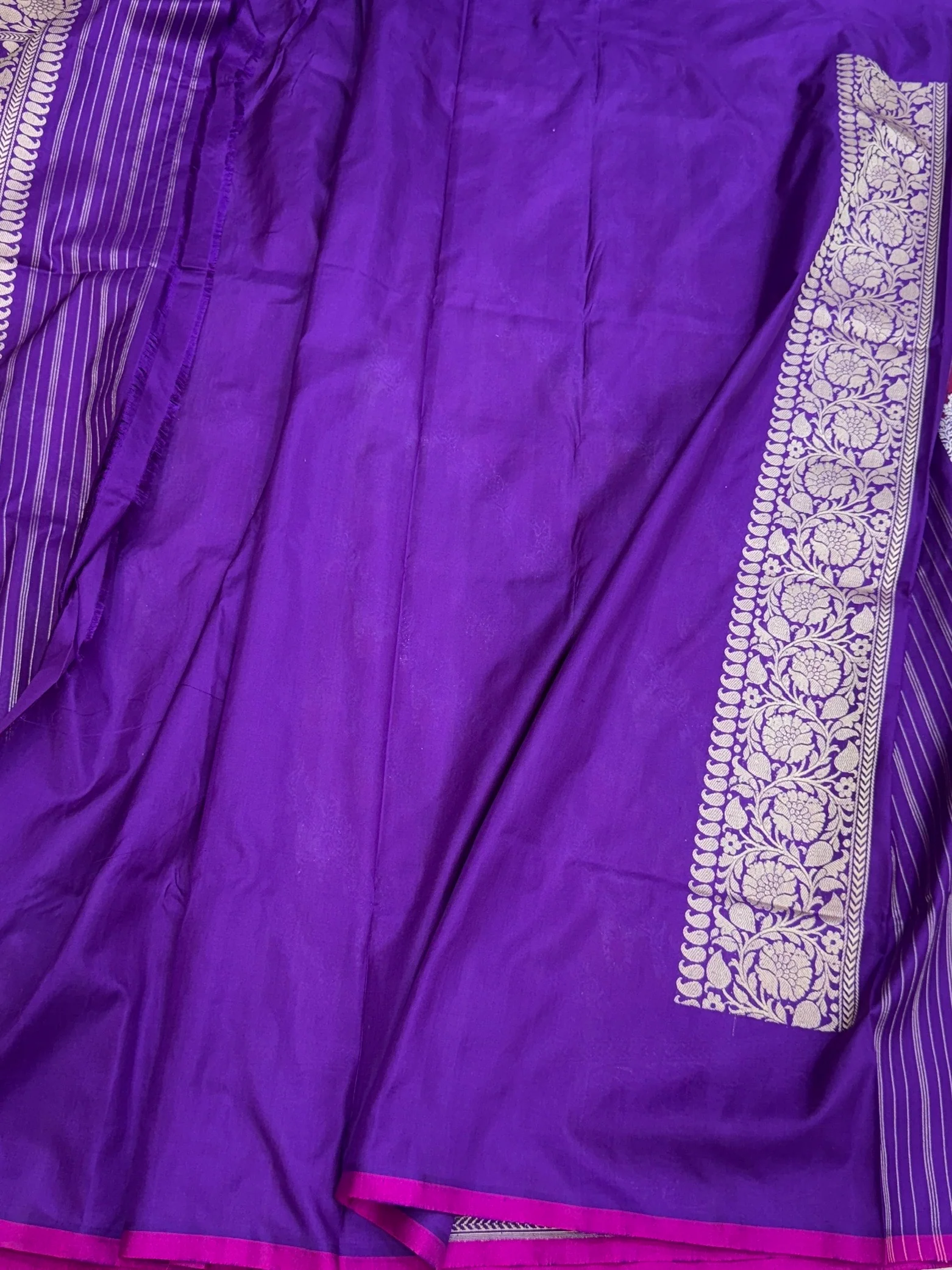 Purple Handwoven Pure Banarasi Rangkaat Silk Saree - Image 2