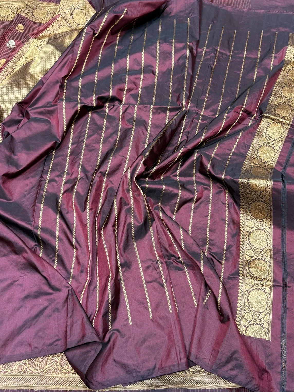Handwoven Pure Banarasi Saree in Katan Silk – Traditional Checks Weave - Image 3