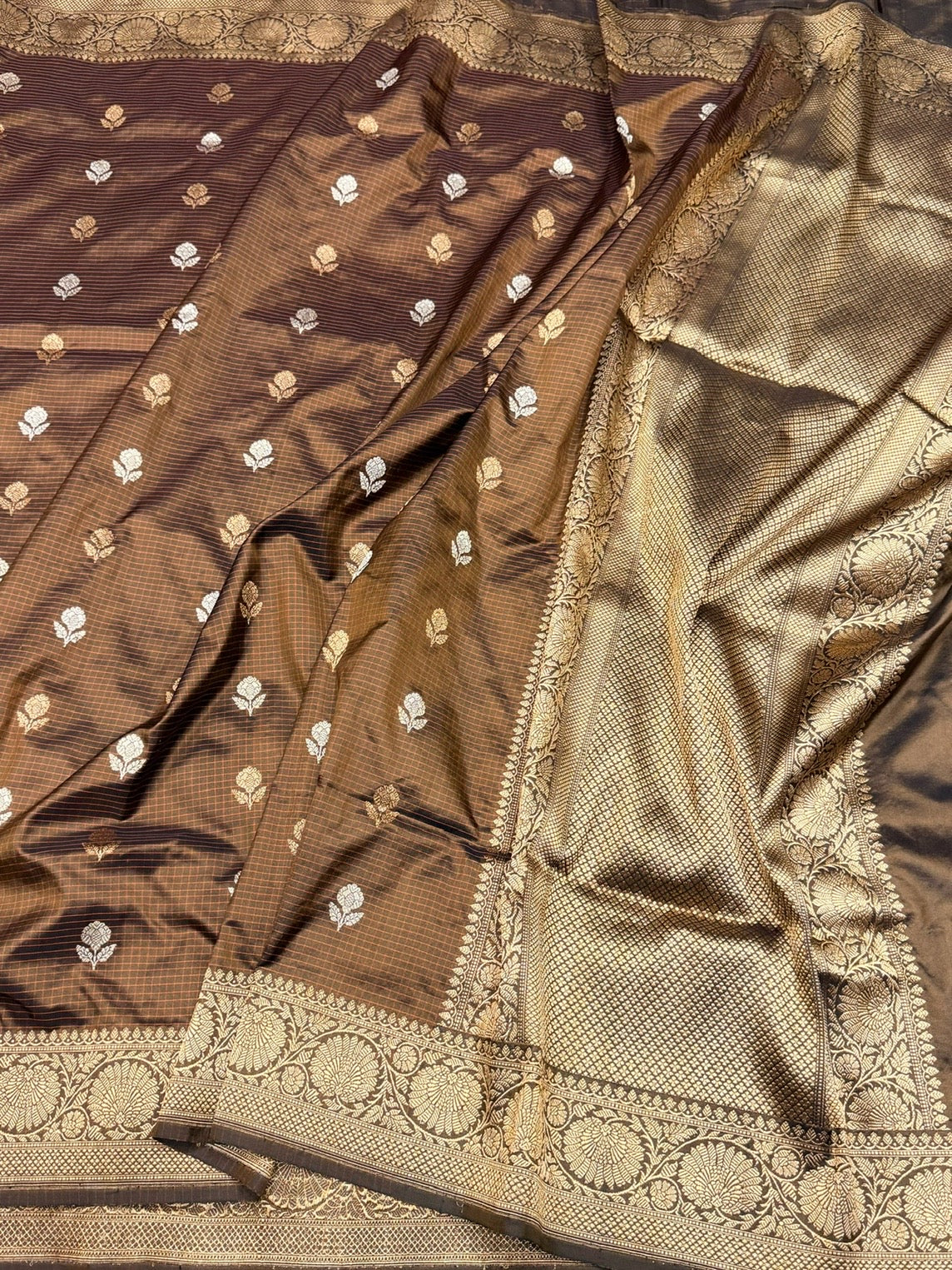 Handwoven Pure Banarasi Saree in Katan Silk – Traditional Checks Weave - Image 8