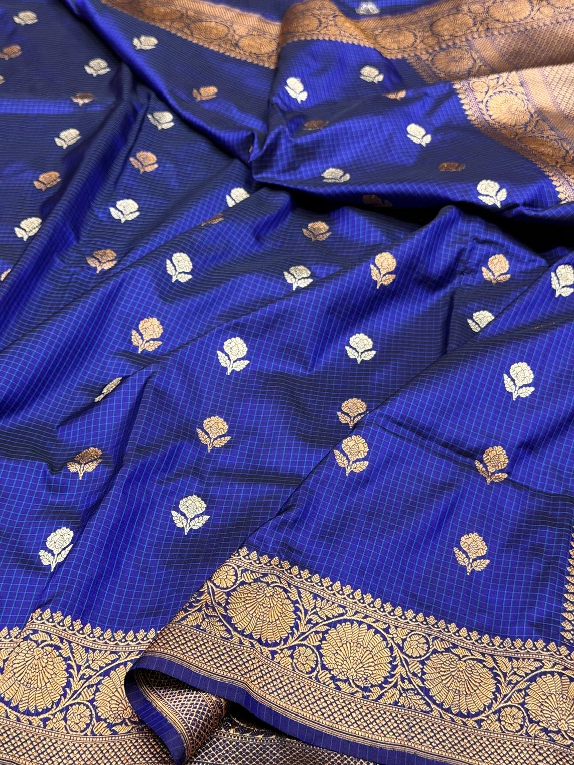 Handwoven Pure Banarasi Saree in Katan Silk – Traditional Checks Weave - Image 9