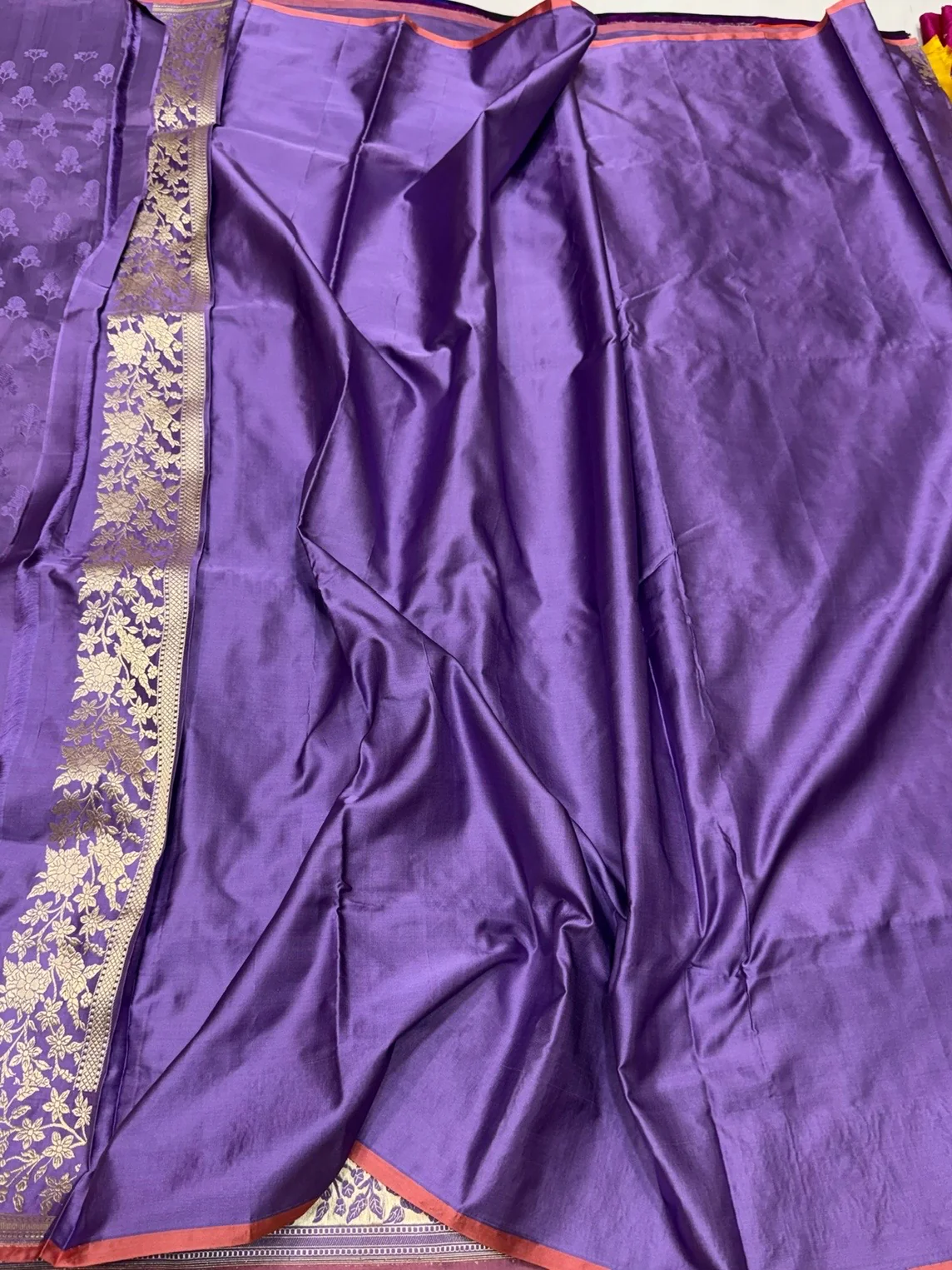 Lavender Handwoven Pure Banarasi Satin Tanchoi Silk Saree - Image 2