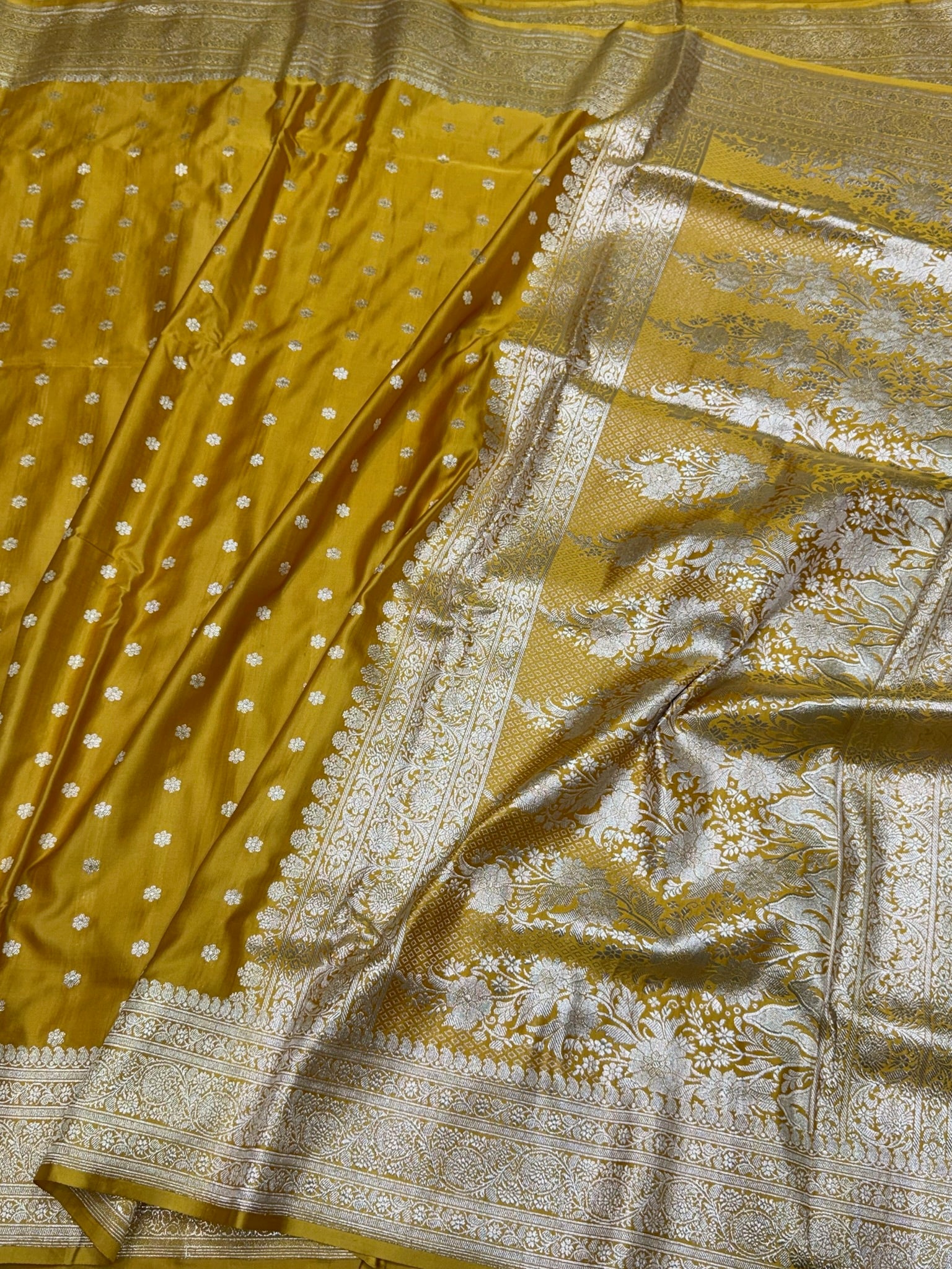 Yellow Handwoven Vintage Pure Banarasi Satin Silk Saree – Cutwork Weave, Pure Satin Silk - Image 3