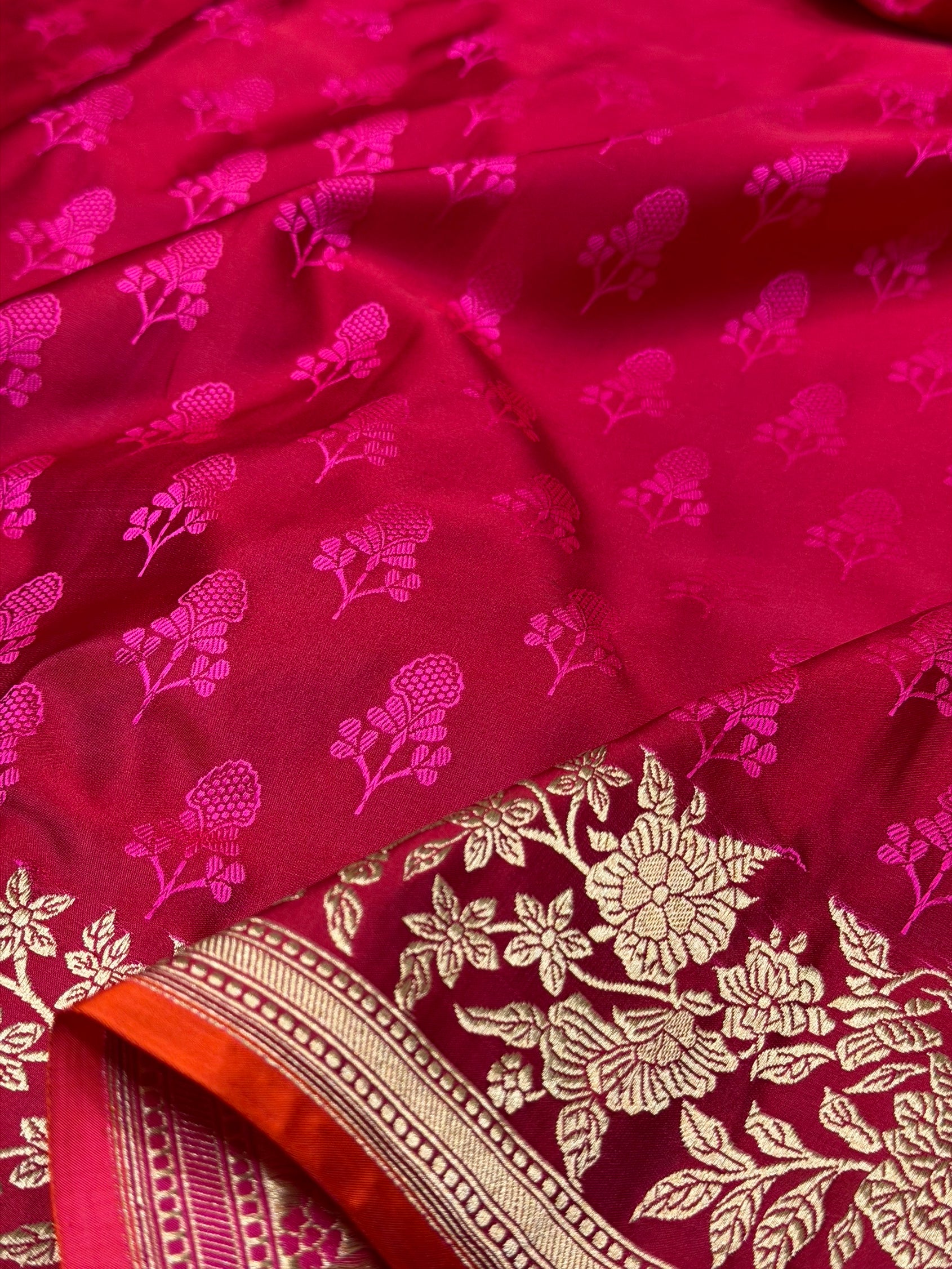 Red Handwoven Pure Banarasi Satin Tanchoi Silk Saree – 100% Pure Satin Silk, Kadwa Weave - Image 4