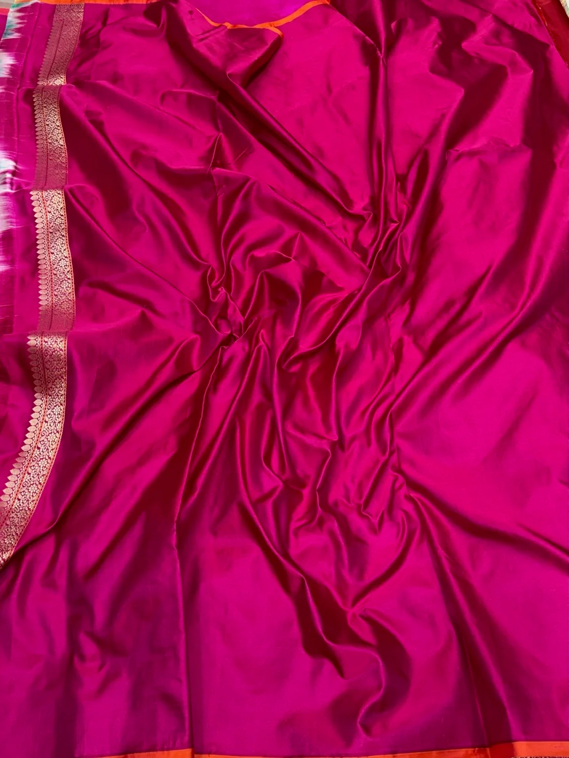 Rani Pink Handwoven Pure Banarasi Satin Tanchoi Silk Saree - Image 2