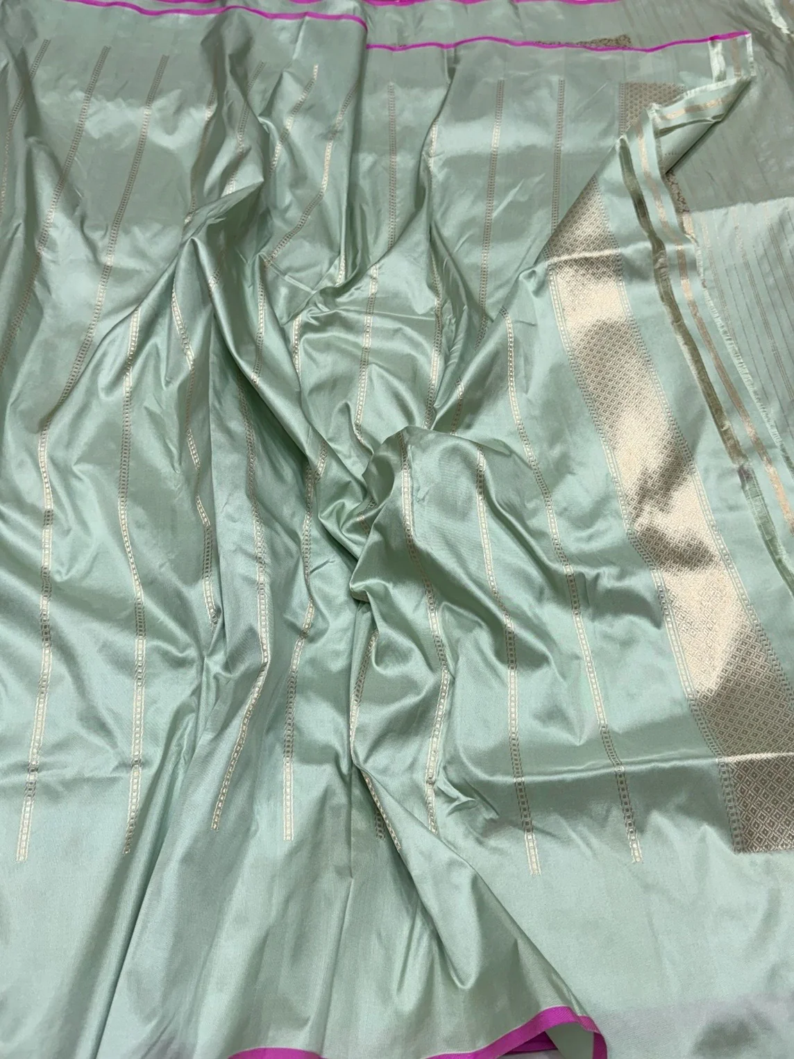Pista Handwoven Pure Banarasi Silk Saree - Image 2