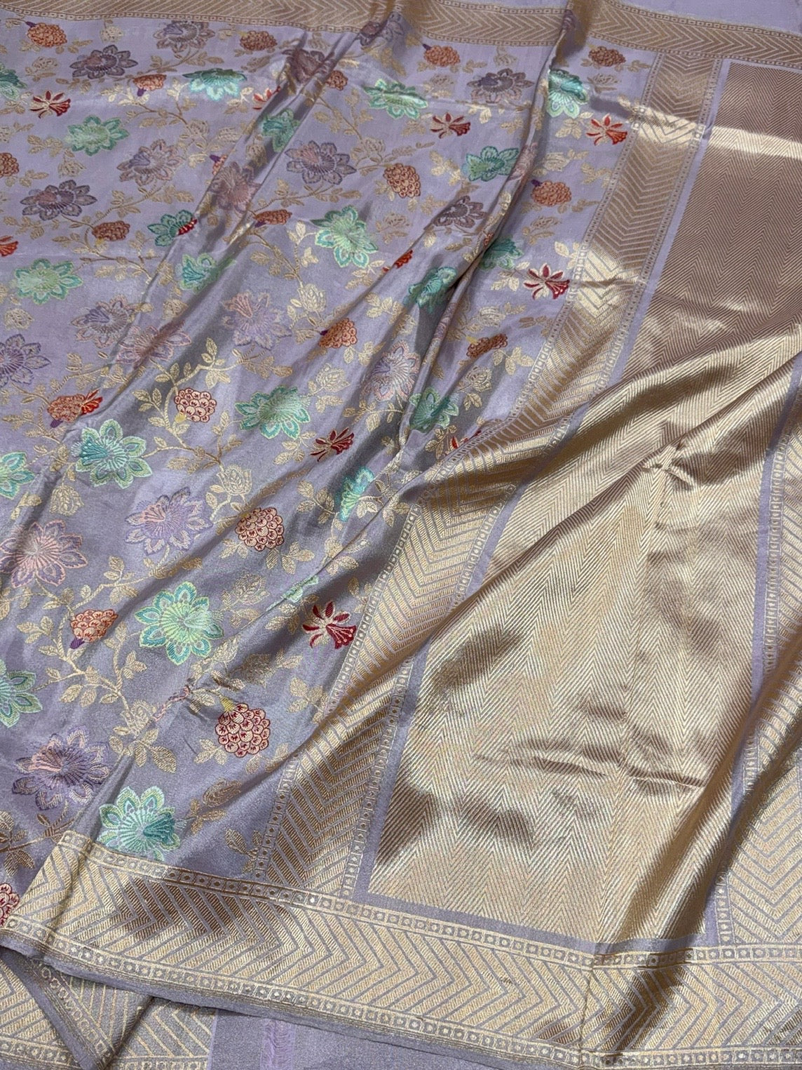 Dusty Lavender Handwoven Pure Banarasi Silk Saree - Image 2