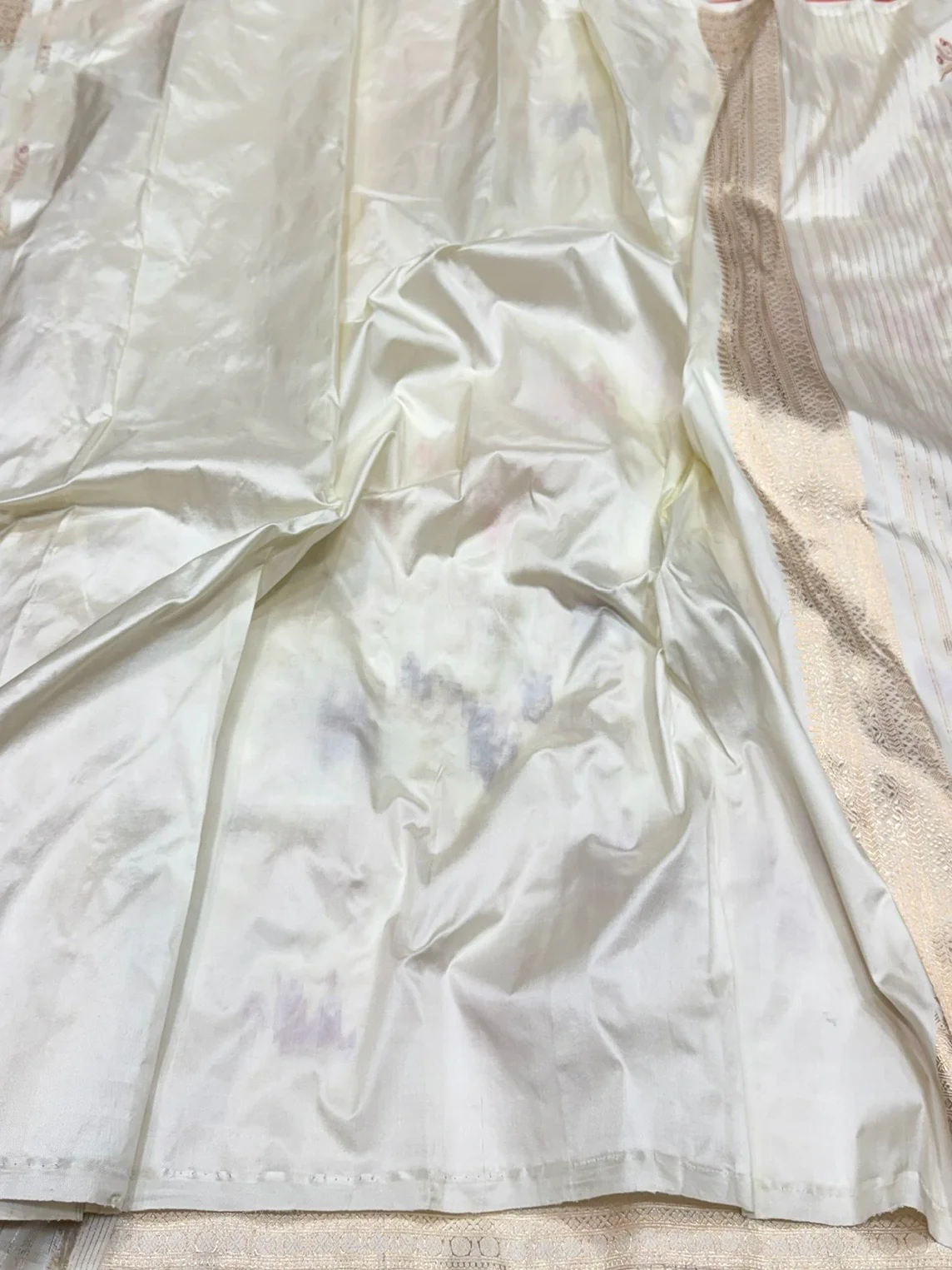 Ivory Handwoven Pure Banarasi Silk Saree - Image 2
