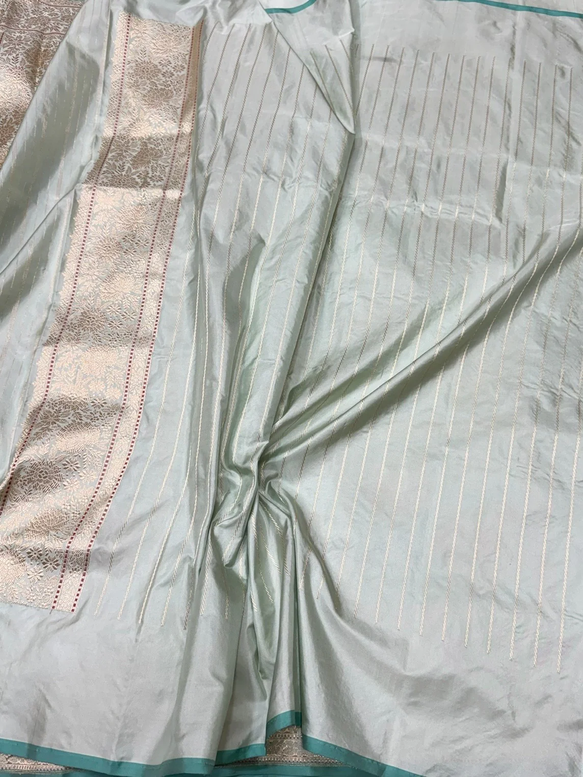 Char Bagh Sage Green Handwoven Pure Banarasi Silk Saree | Pure Katan Silk | Kadwa Weave | HMR Handlooms - Image 2