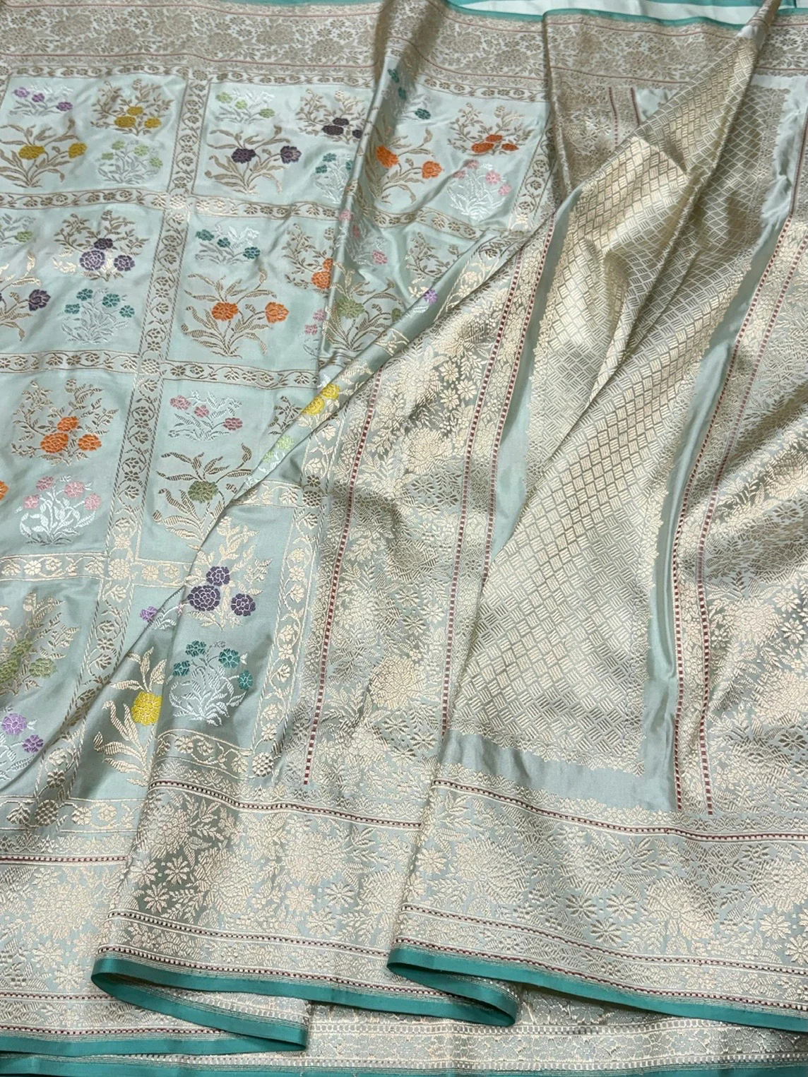 Char Bagh Sage Green Handwoven Pure Banarasi Silk Saree | Pure Katan Silk | Kadwa Weave | HMR Handlooms - Image 3