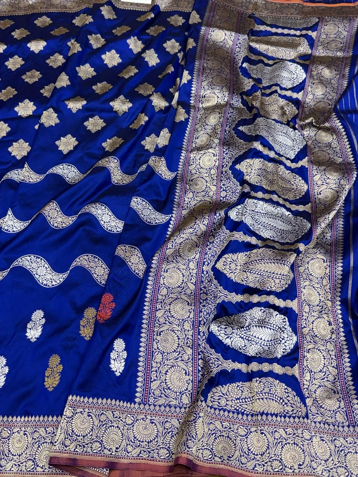 Royal Blue Handwoven Pure Banarasi Silk Saree - Image 3