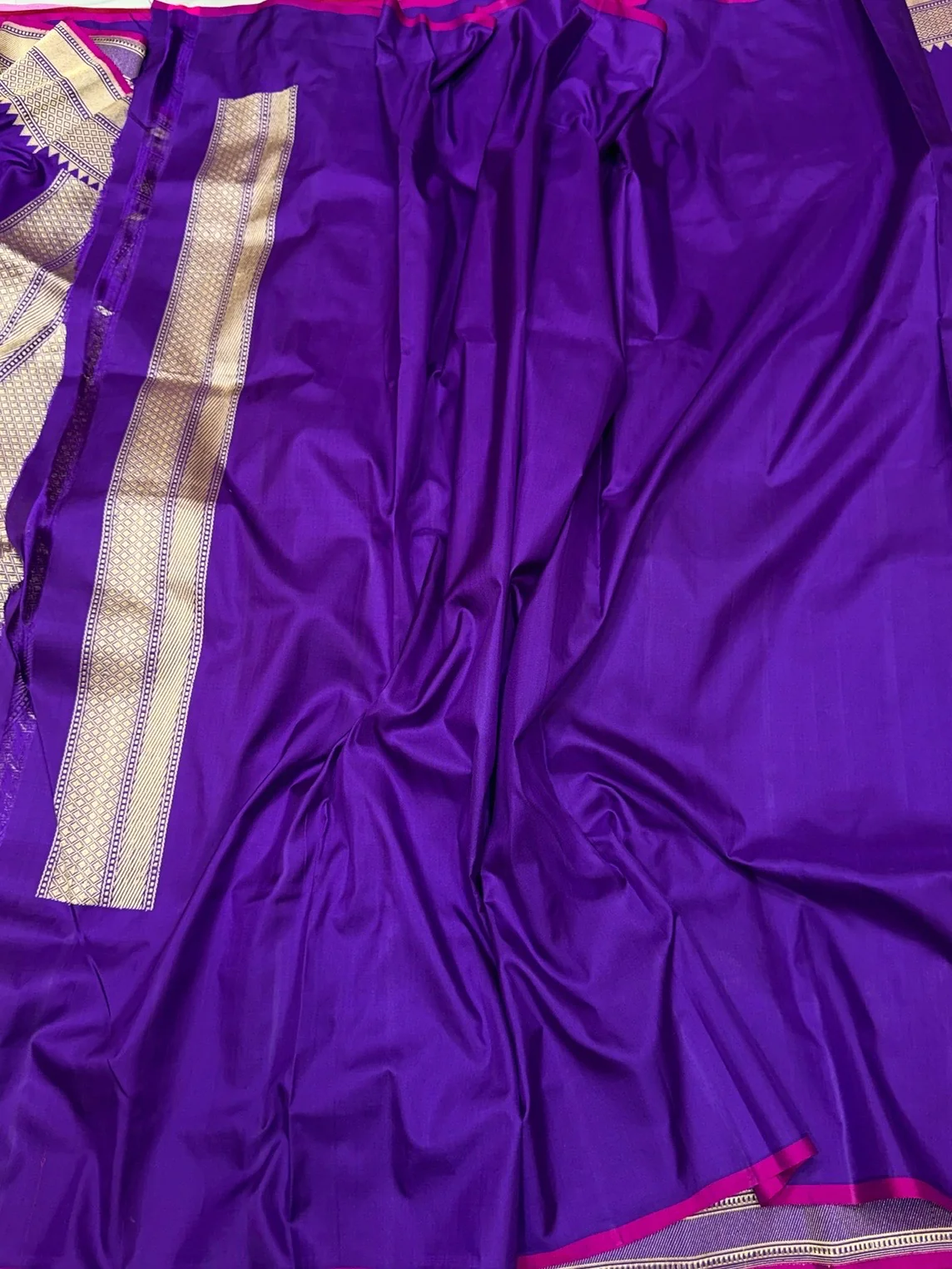 Purple Handwoven Pure Banarasi Silk Saree - Image 2