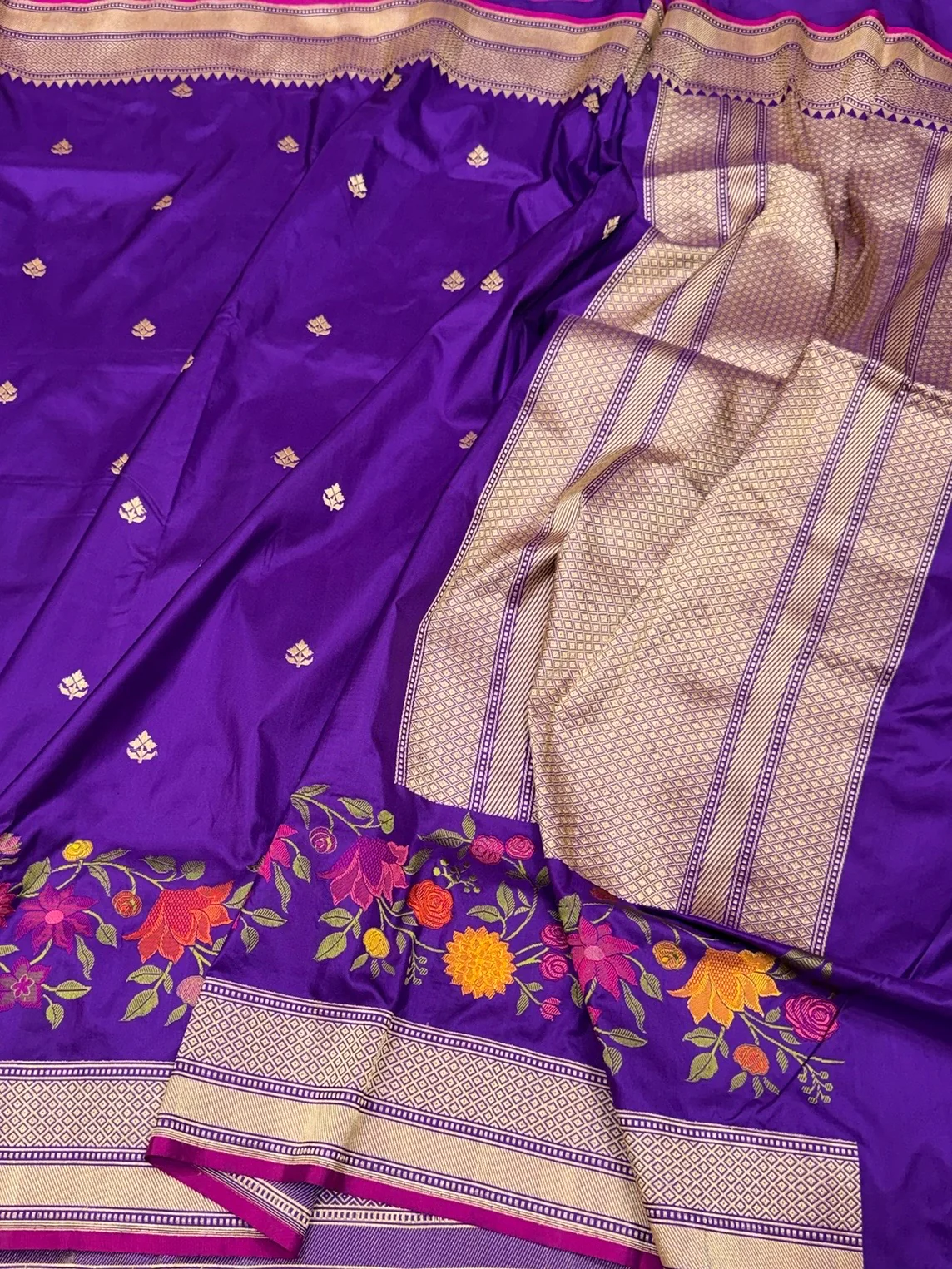 Purple Handwoven Pure Banarasi Silk Saree - Image 3