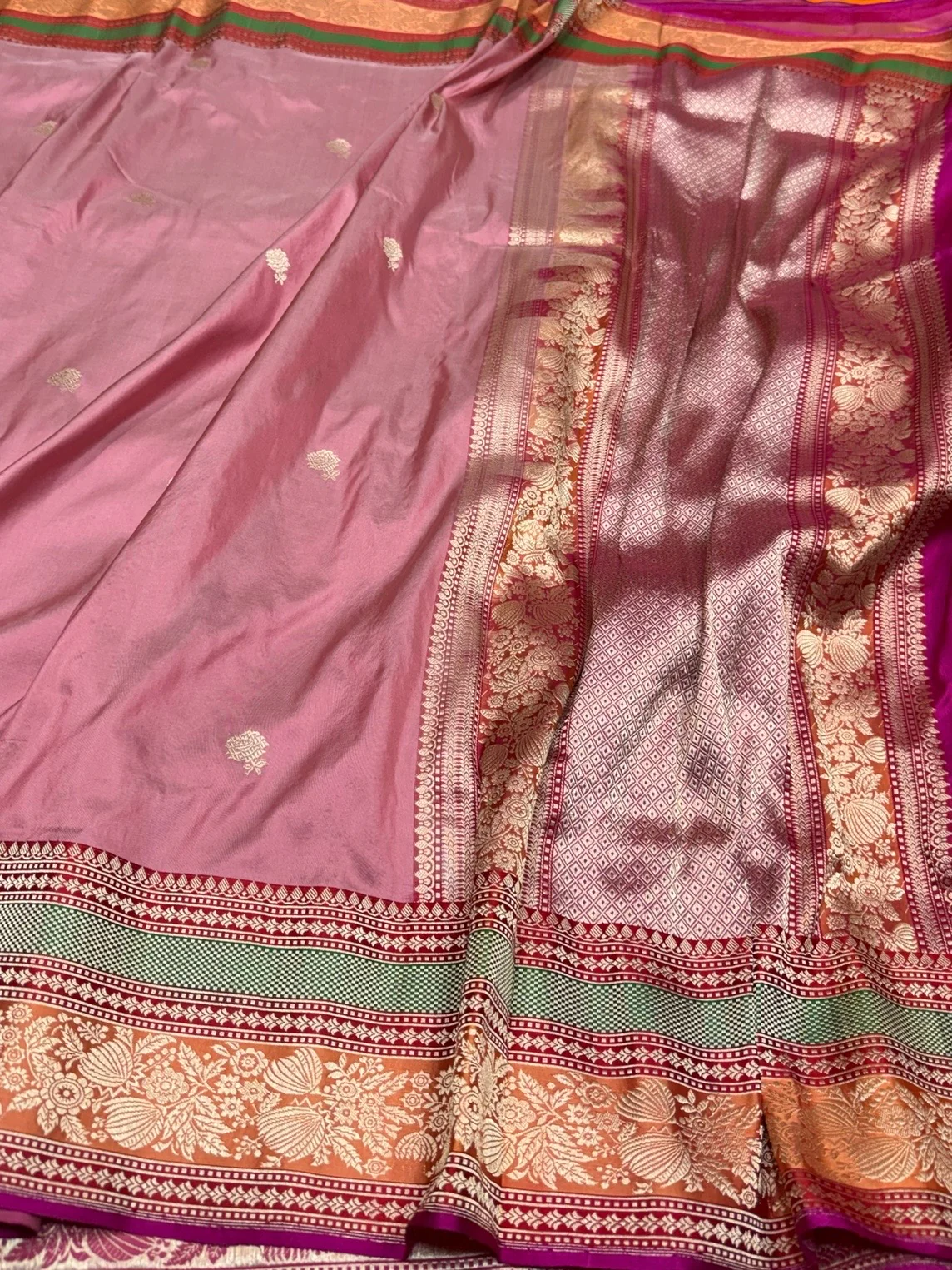 Gajiri Pink Handwoven Pure Banarasi Silk Saree - Image 3