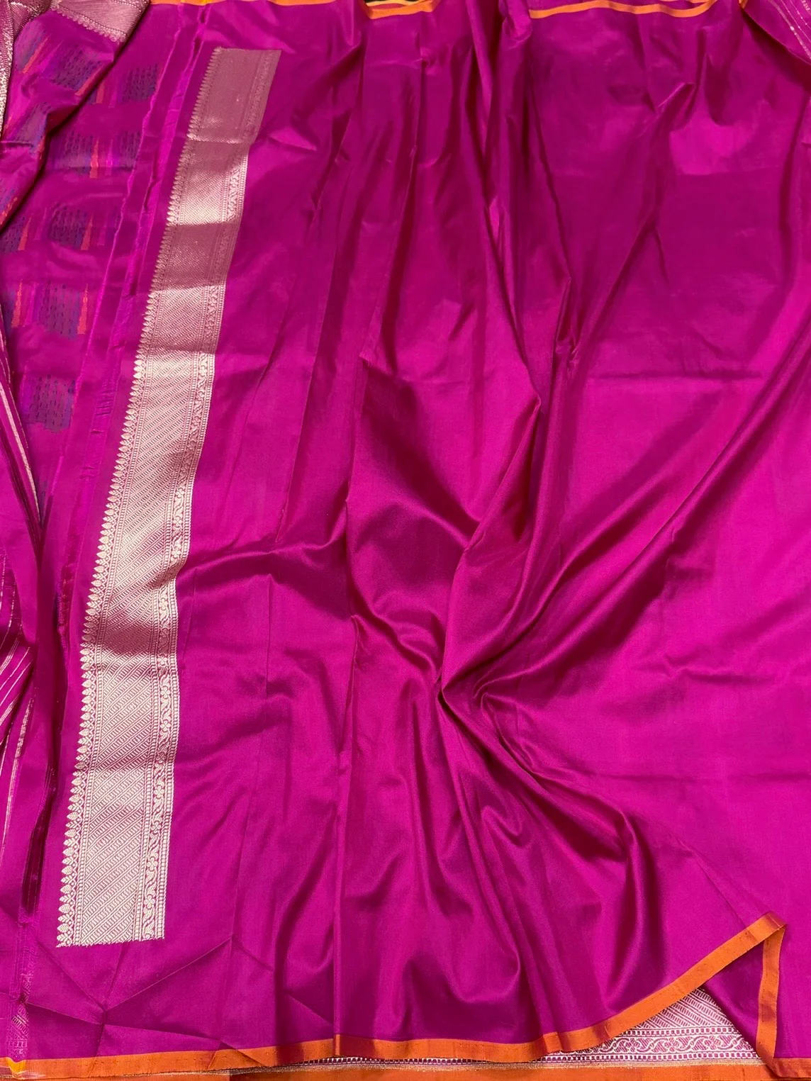 Rani Pink Handwoven Pure Banarasi Silk Saree - Image 2