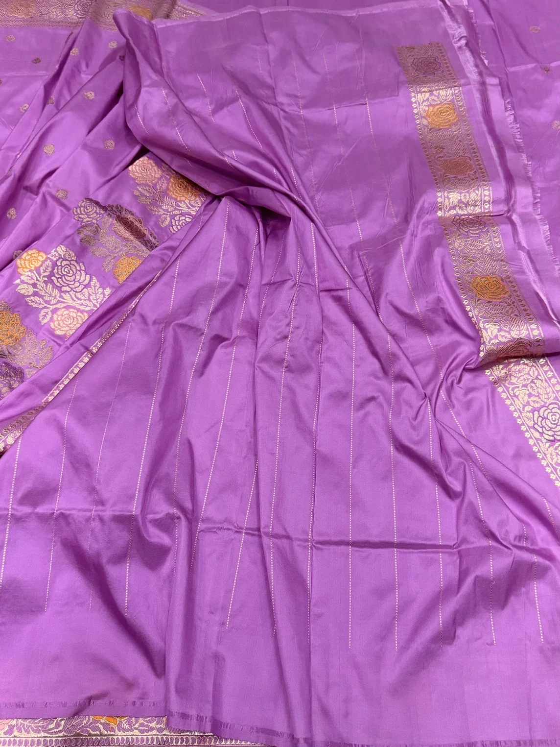 Lavender Handwoven Pure Banarasi Silk Saree - Image 2