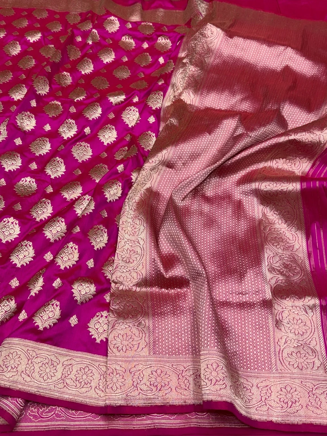 Rani Pink Handwoven Pure Banarasi Silk Saree – Kadwa Weave in 100% Katan Silk - Image 3