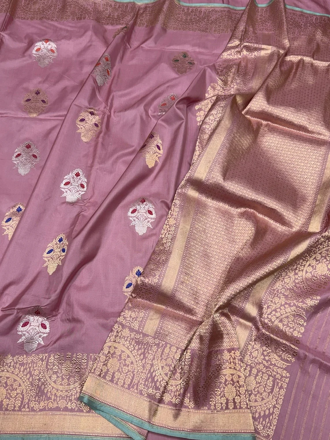 Gajiri Pink Handwoven Pure Banarasi Silk Saree - Image 3