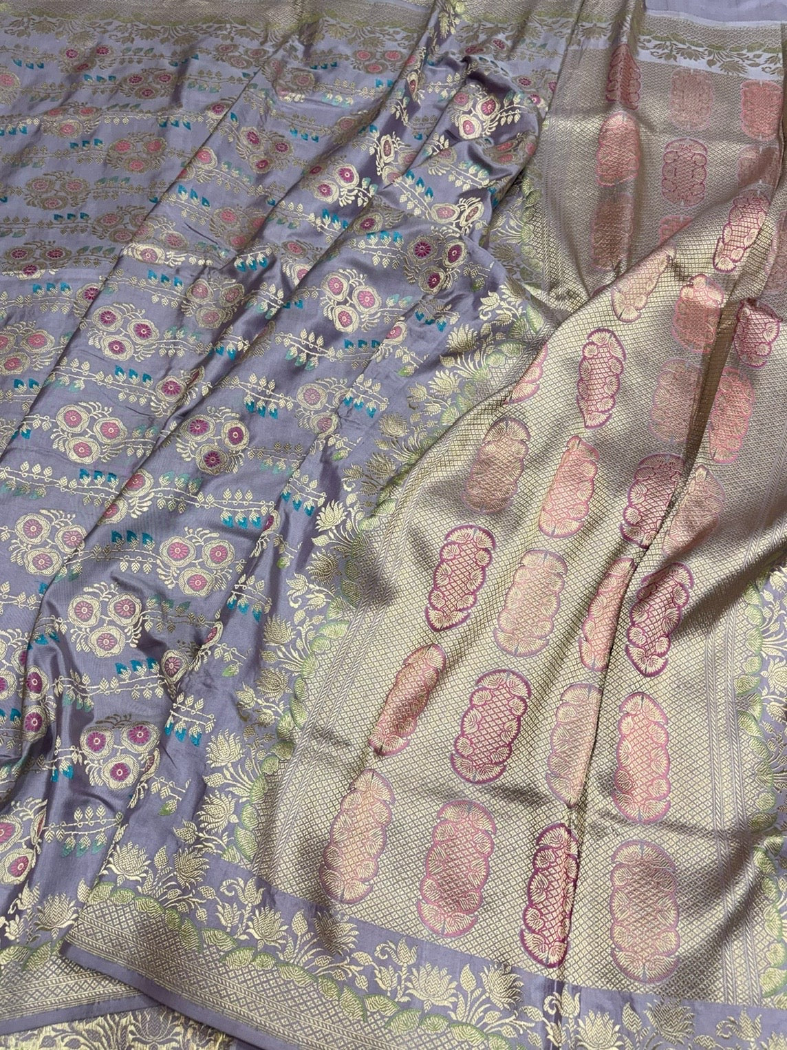 Lavender Handwoven Pure Banarasi Silk Saree - Image 3