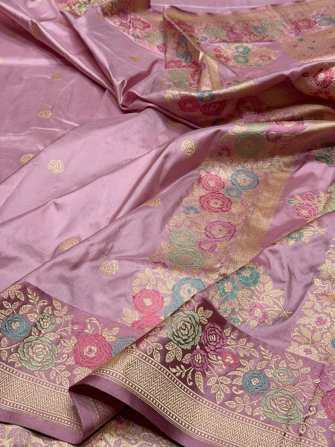 Lilac Handwoven Pure Banarasi Katan Silk Saree with Intricate Skirt Design & Kadiyal Border – Kadwa Weave