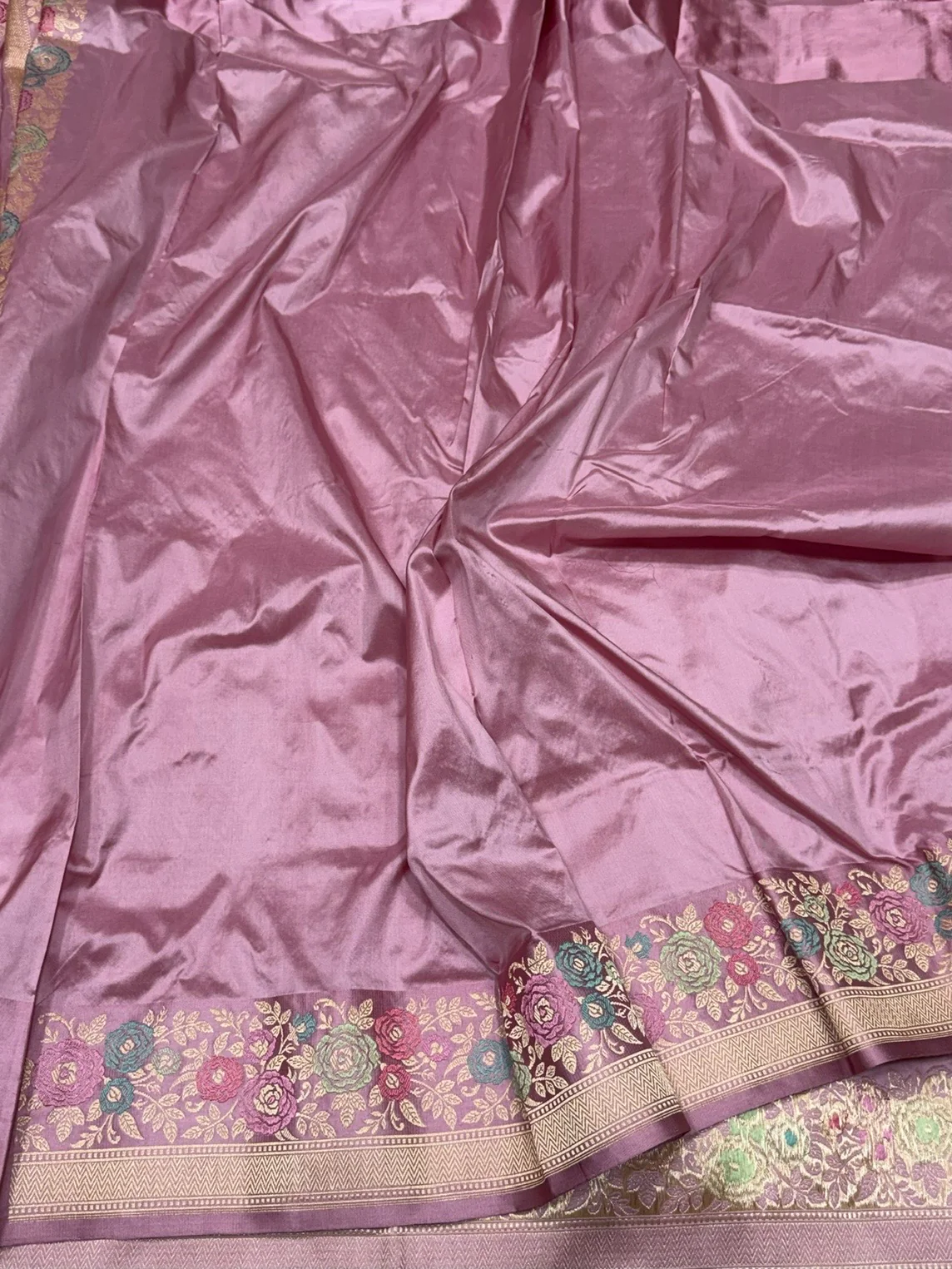 Lilac Handwoven Pure Banarasi Katan Silk Saree with Intricate Skirt Design & Kadiyal Border – Kadwa Weave - Image 2
