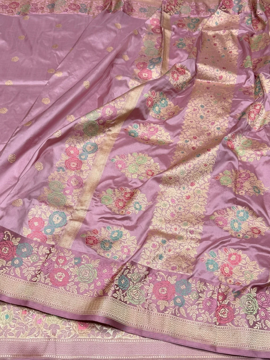 Lilac Handwoven Pure Banarasi Katan Silk Saree with Intricate Skirt Design & Kadiyal Border – Kadwa Weave - Image 3